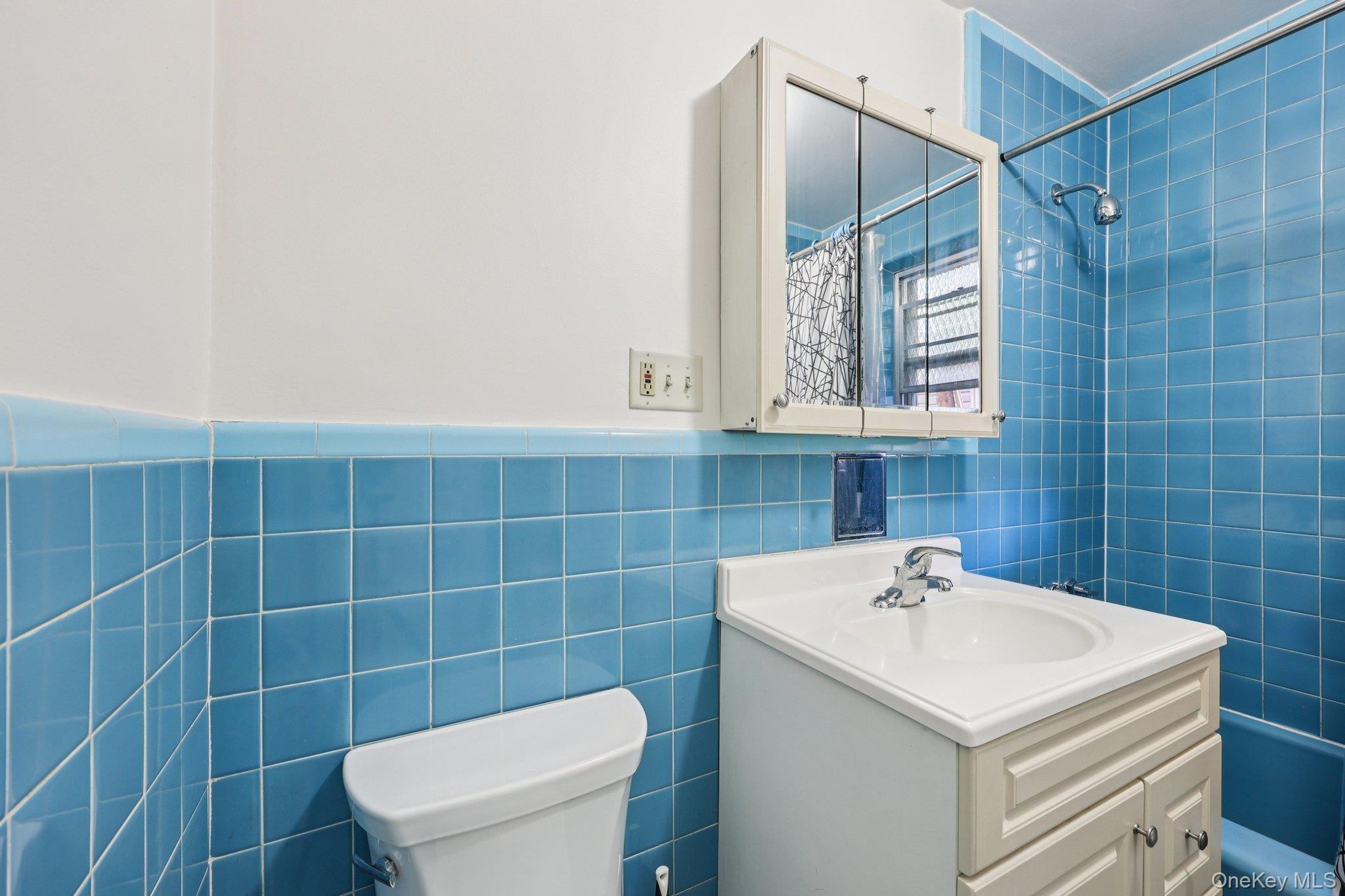 35 Sterling Avenue, Yonkers, NY 10704