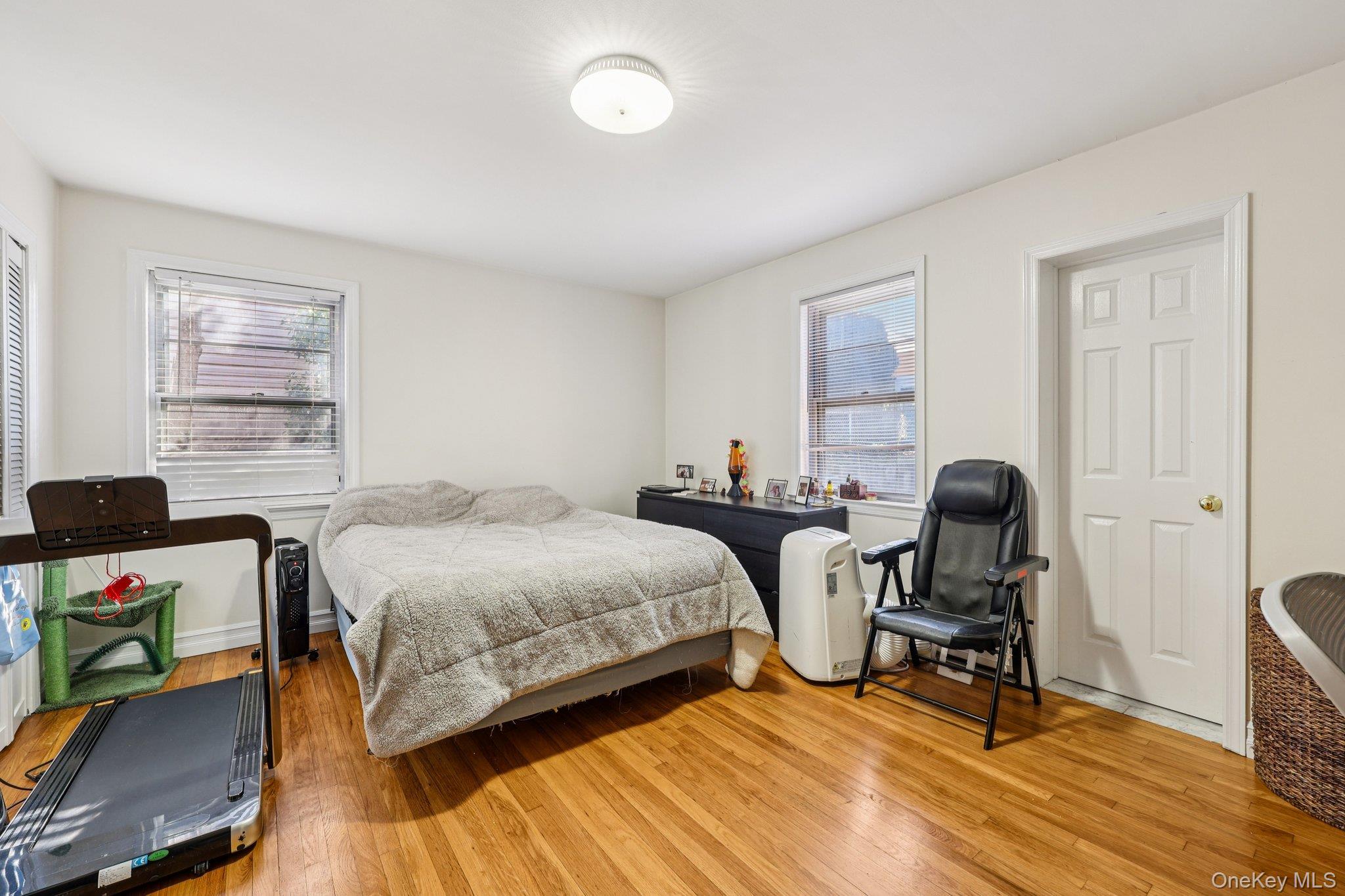 35 Sterling Avenue, Yonkers, NY 10704