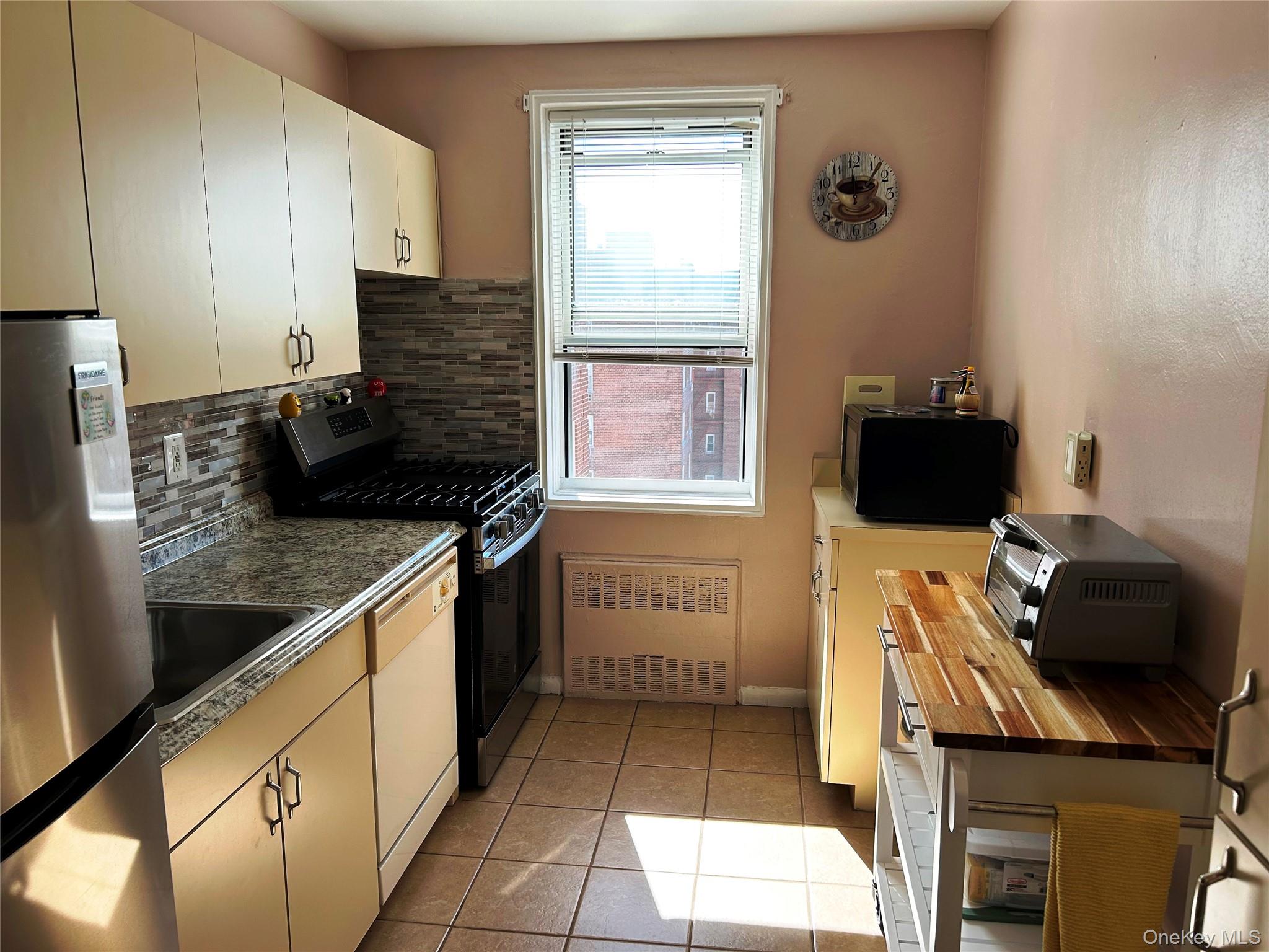 2 Sadore Lane # 7N, Yonkers, NY 10710