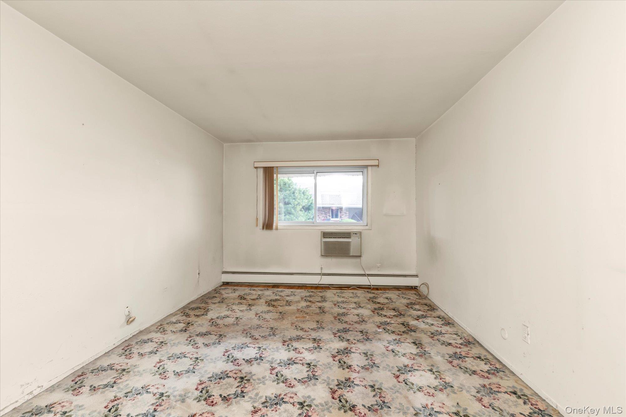 1 Toms Point Lane # Bldg.#2, Apt.4A, Port Washington, NY 11050