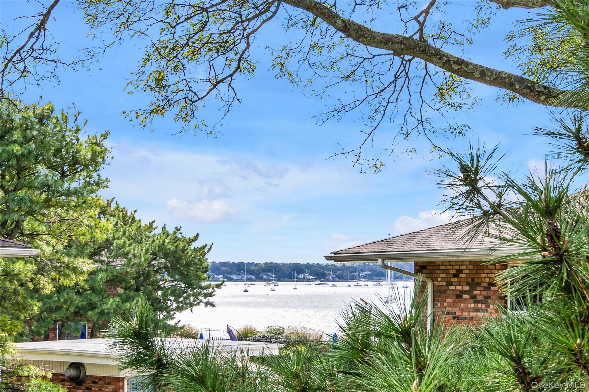 1 Toms Point Lane # Bldg.#2, Apt.4A, Port Washington, NY 11050