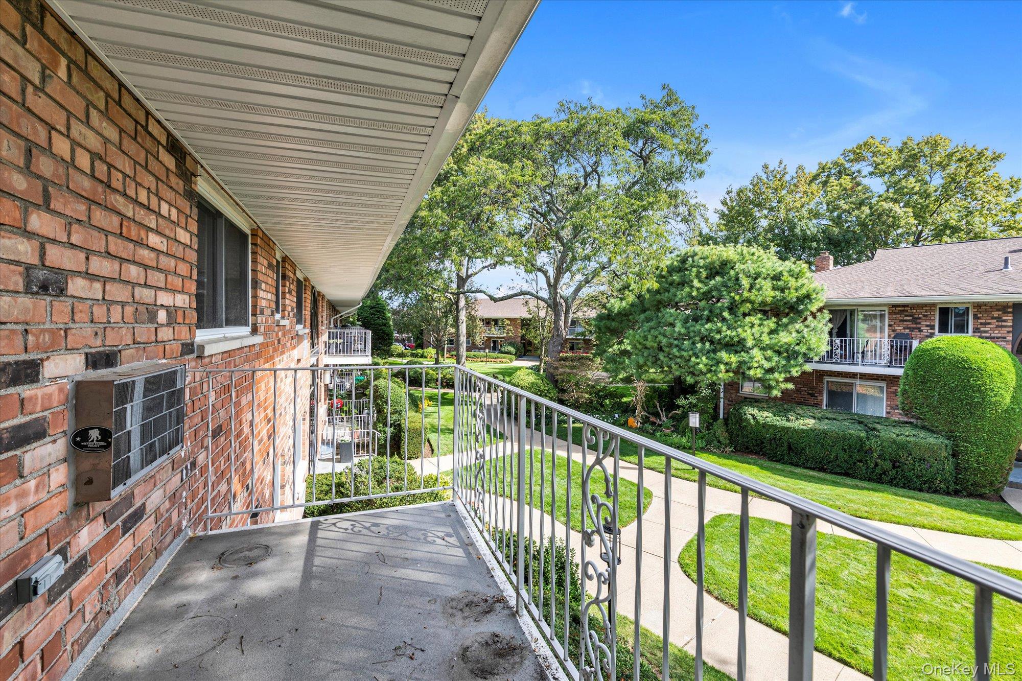 1 Toms Point Lane # Bldg.#2, Apt.4A, Port Washington, NY 11050