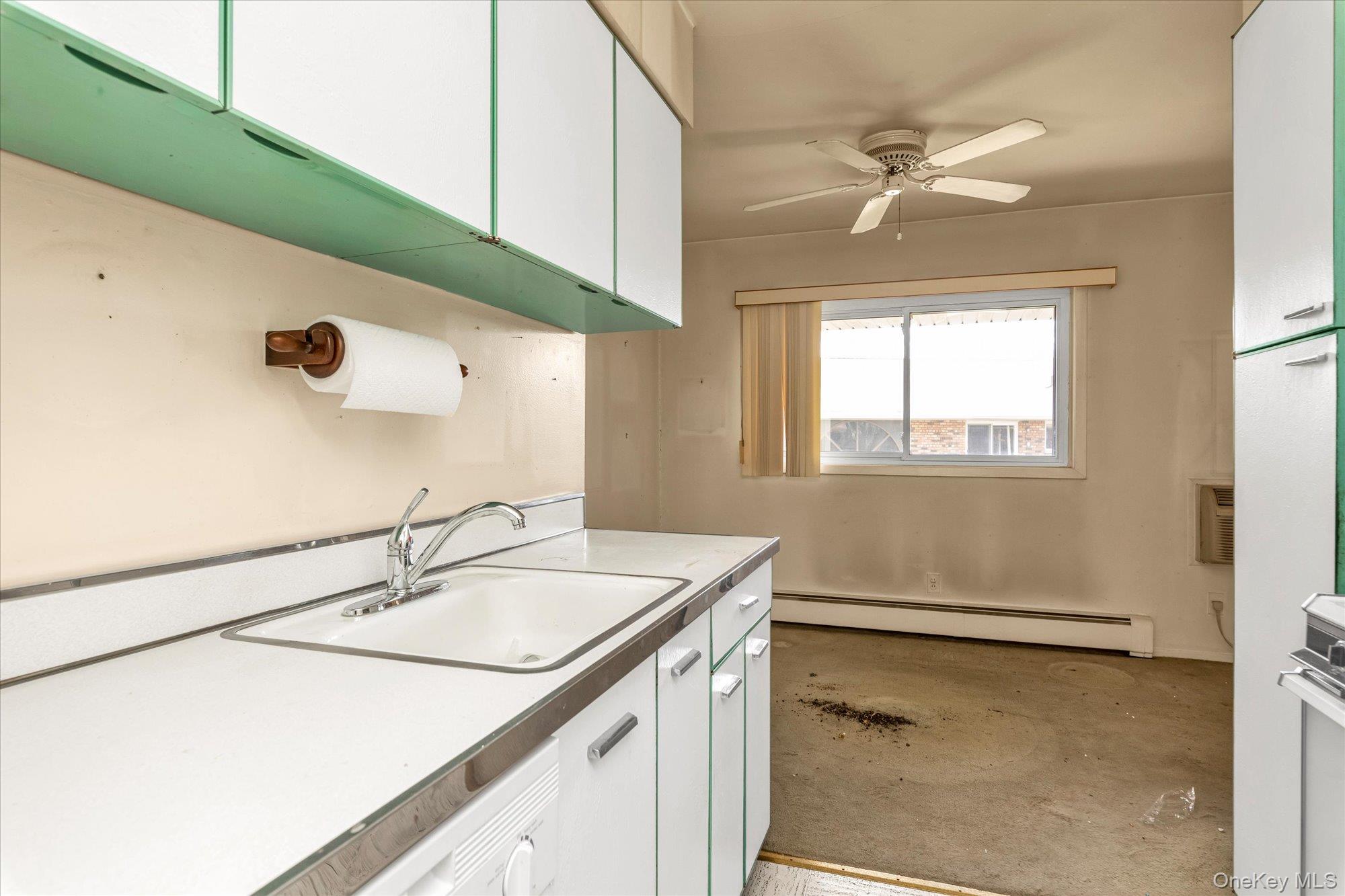 1 Toms Point Lane # Bldg.#2, Apt.4A, Port Washington, NY 11050