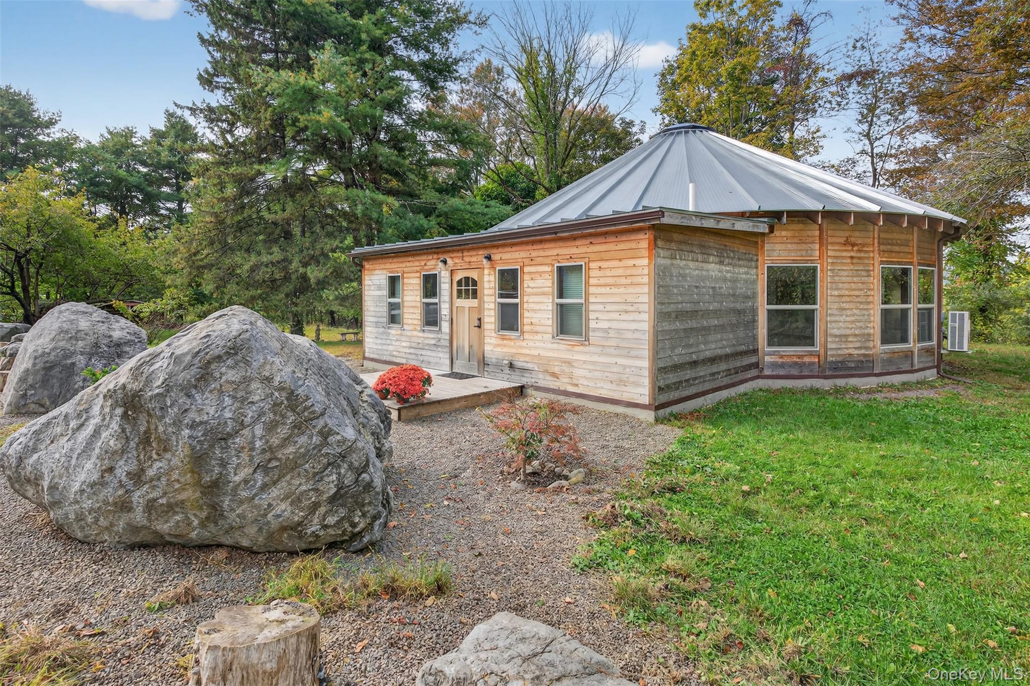 3588 Main Street, Stone Ridge, NY 12484