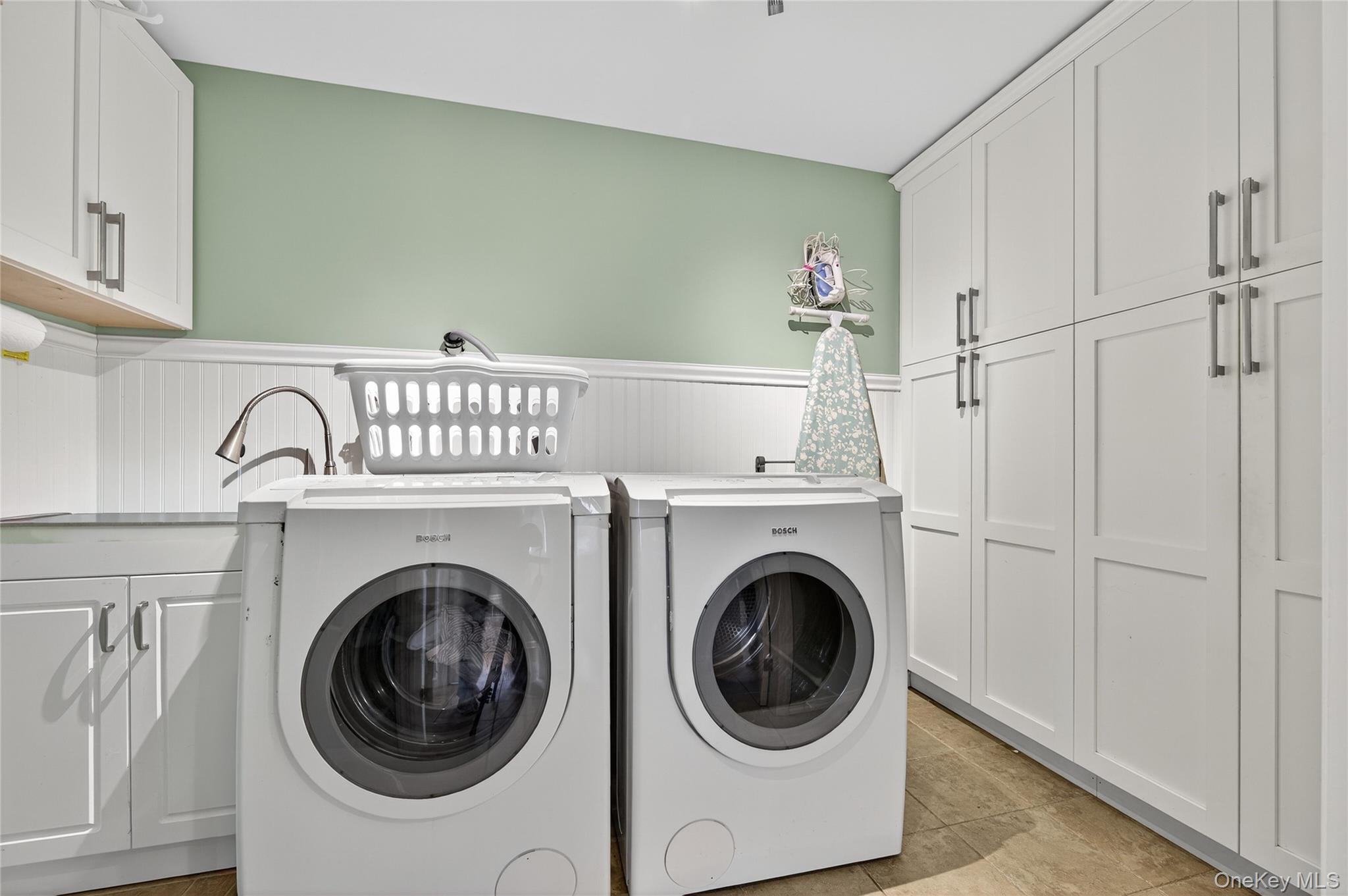 149 Hughes Place, Albertson, NY 11507