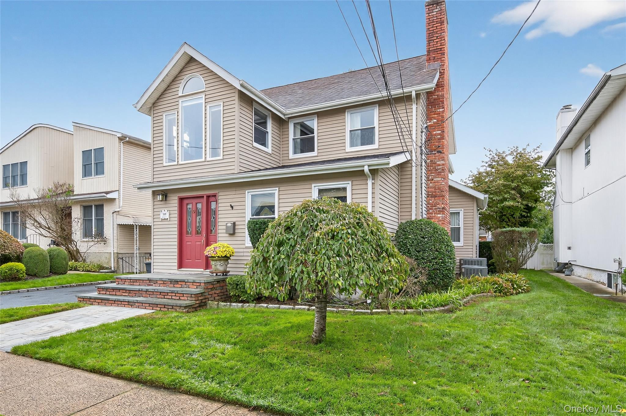 149 Hughes Place, Albertson, NY 11507