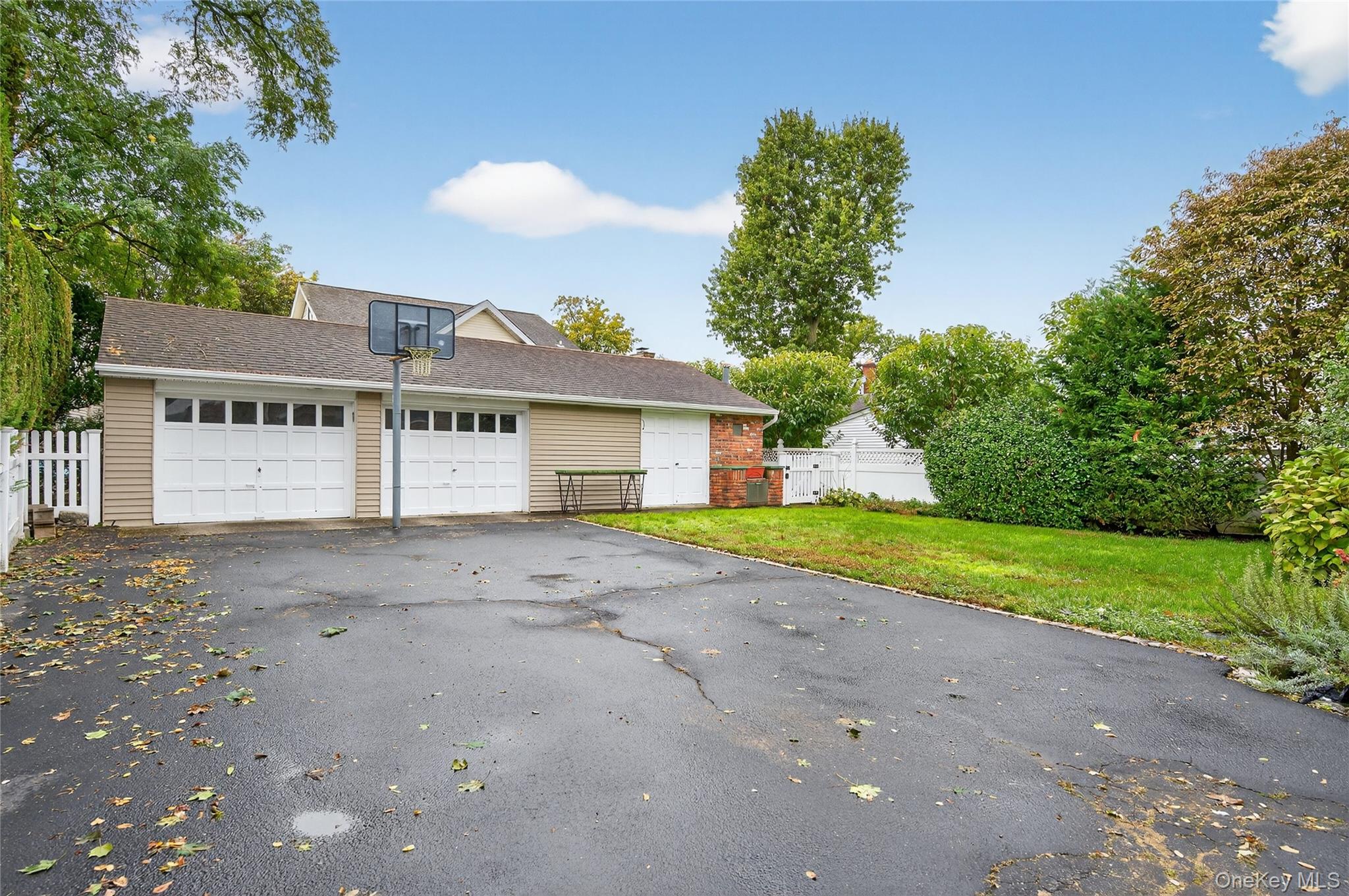 149 Hughes Place, Albertson, NY 11507