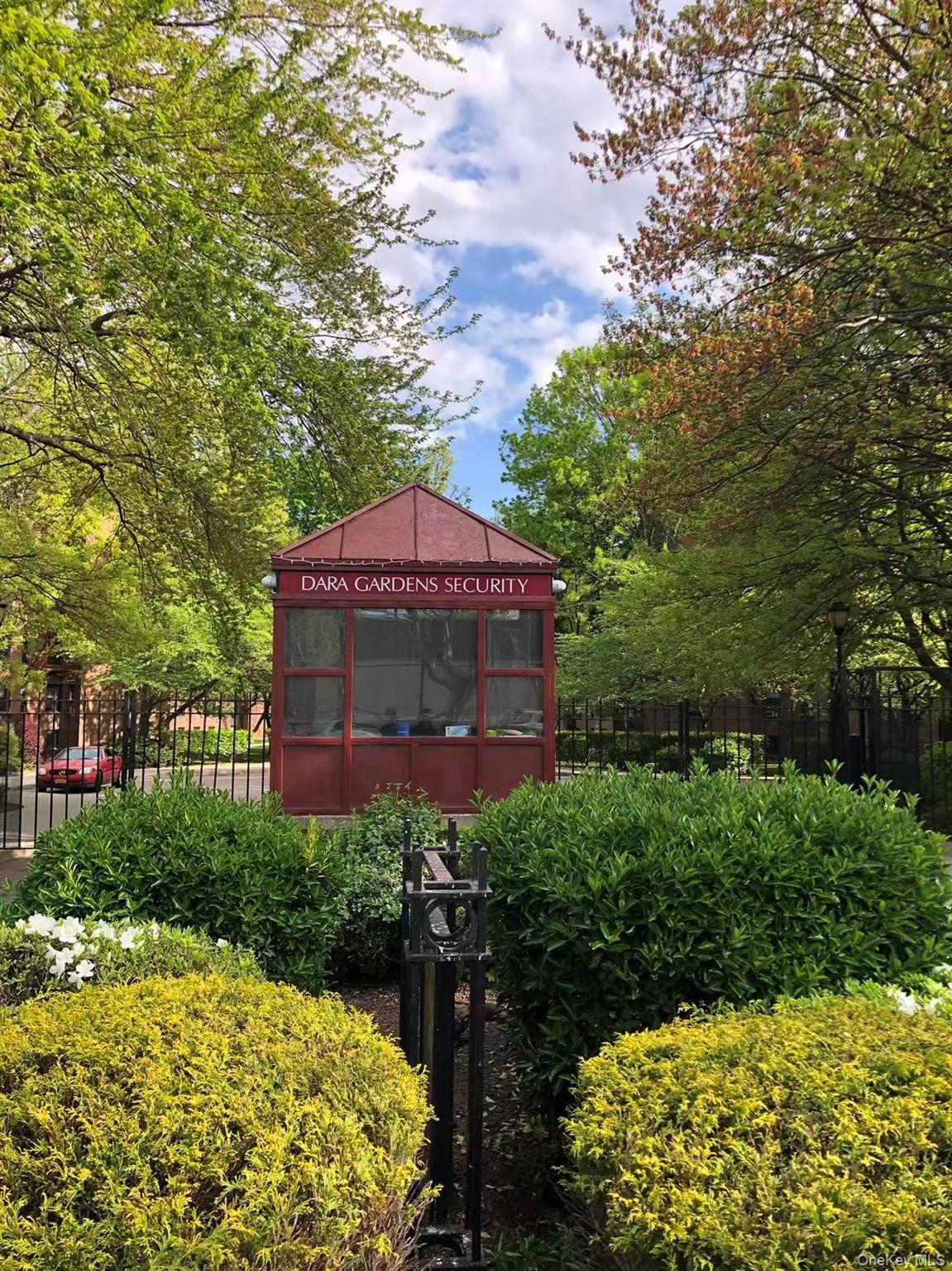 150-25 72 nd Road # 1L, Kew Garden Hills, NY 11367