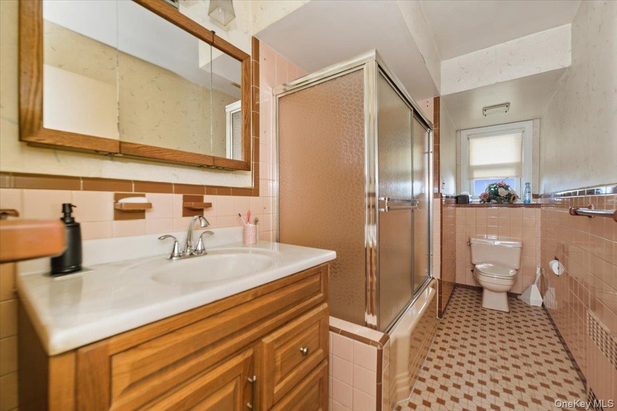 1620 Blenheim Road, Rockville Centre, NY 11570