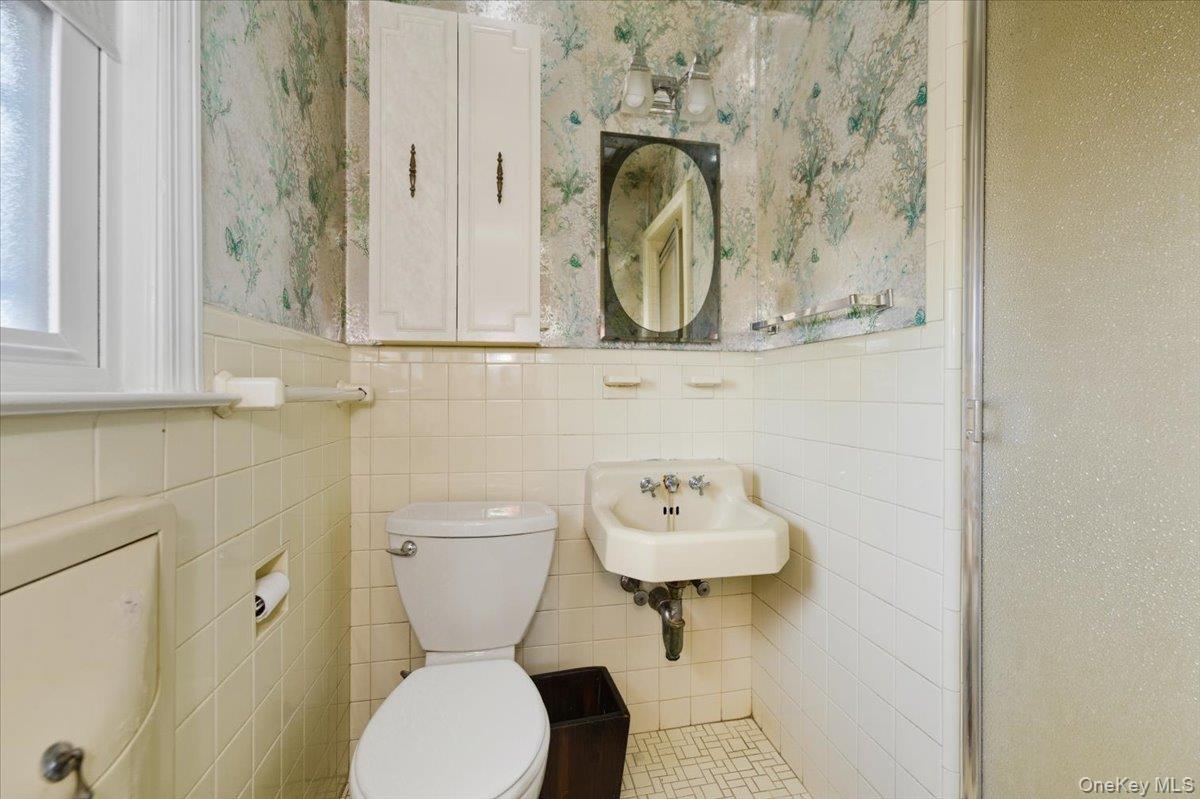 1620 Blenheim Road, Rockville Centre, NY 11570