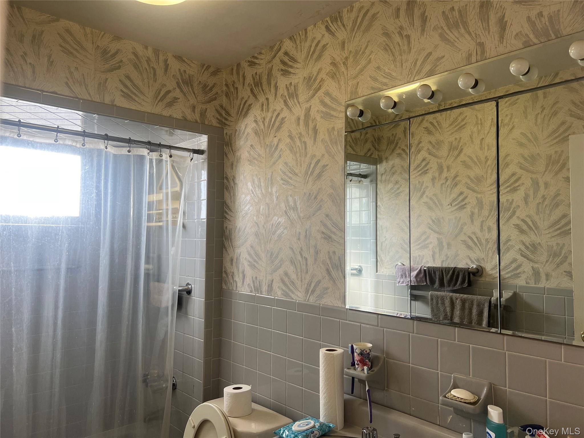 86-38 54 Avenue, Elmhurst, NY 11373