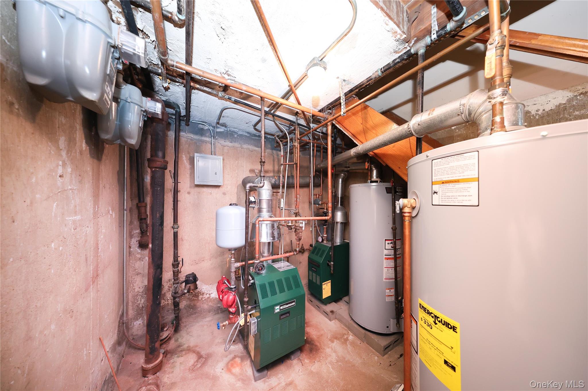 11708 Curzon Road, Richmond Hill, NY 11418