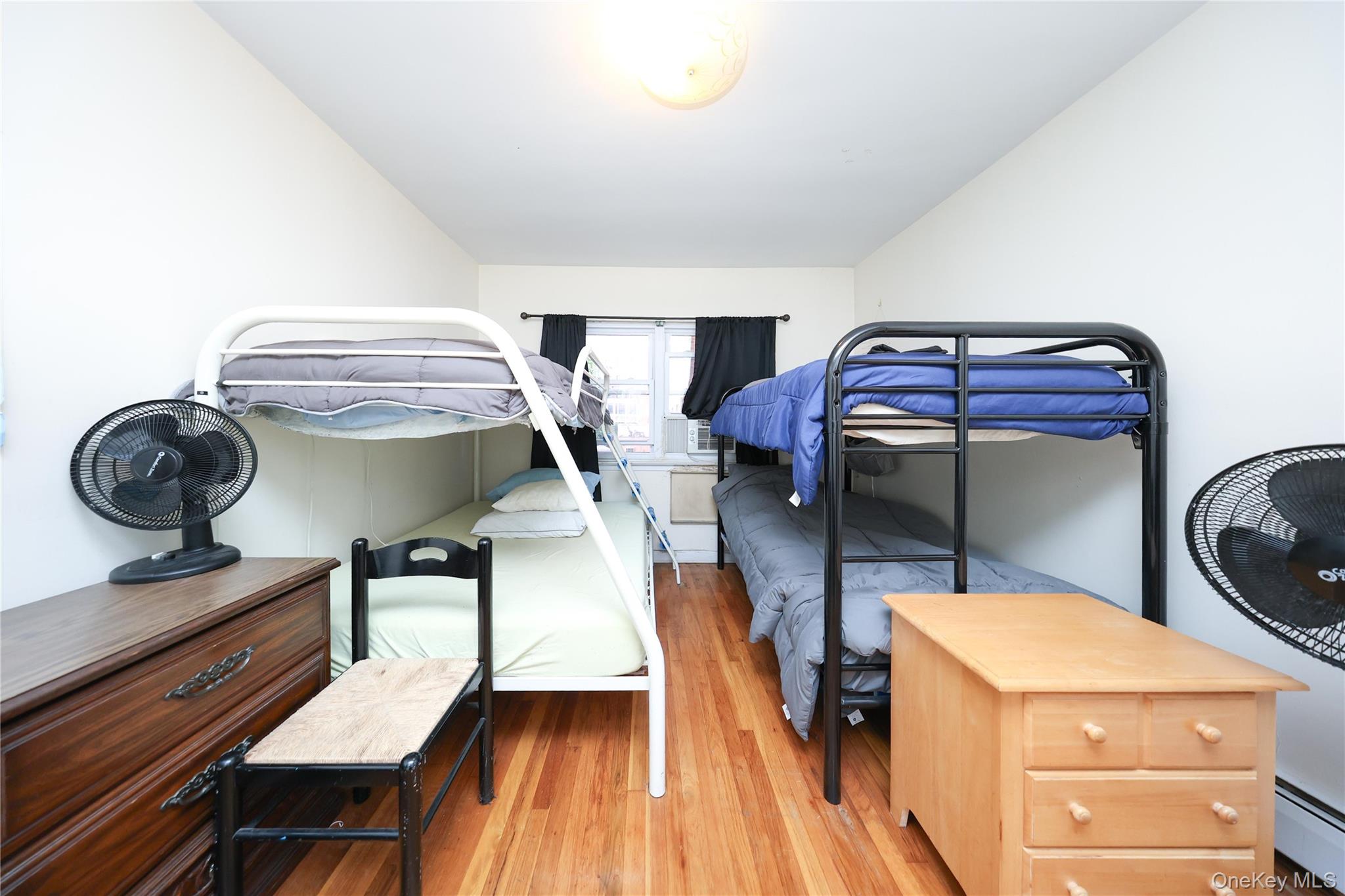 11708 Curzon Road, Richmond Hill, NY 11418