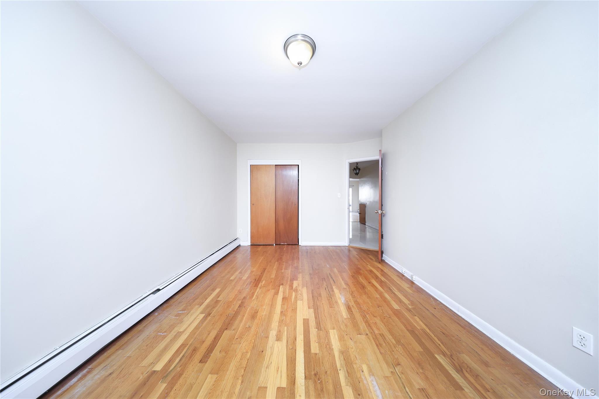 11708 Curzon Road, Richmond Hill, NY 11418