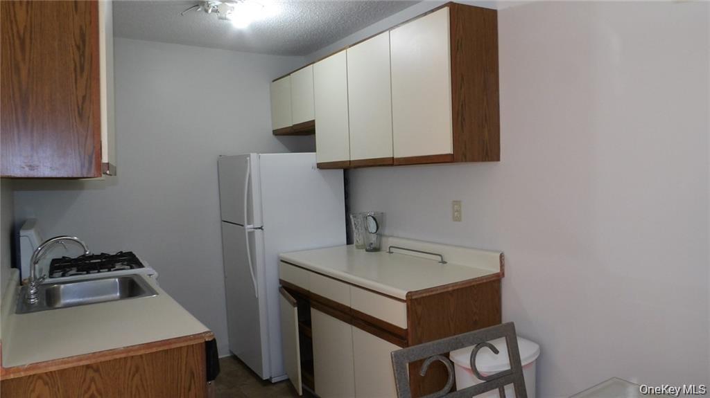 502 Barclay Manor, Newburgh, NY 12550