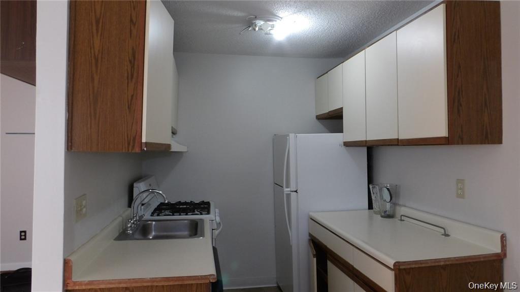 502 Barclay Manor, Newburgh, NY 12550