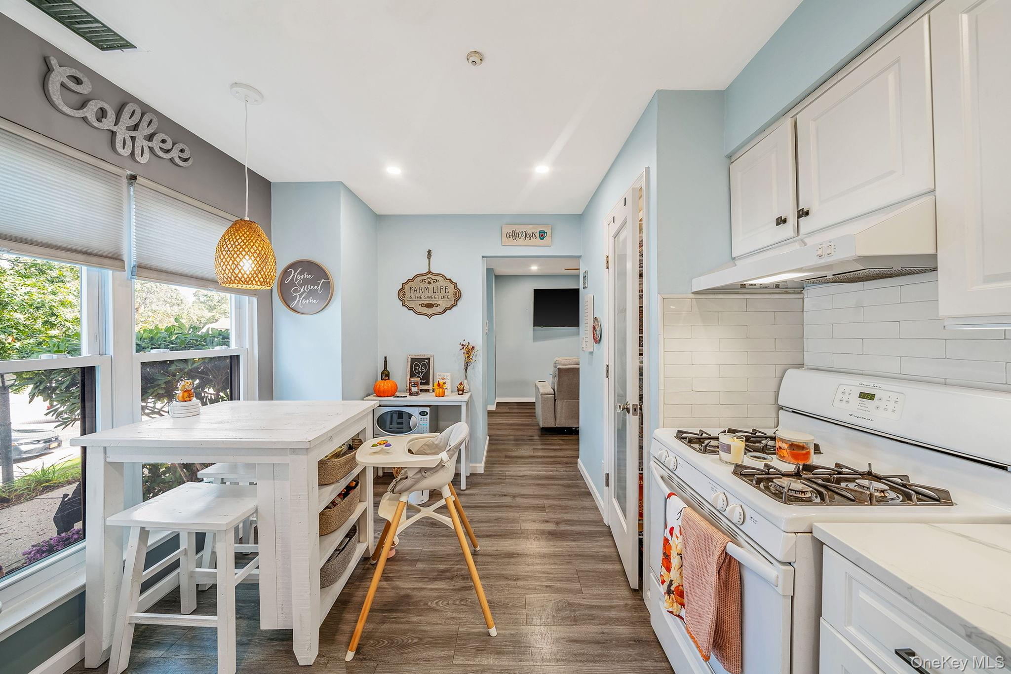 11 Poplar Court # B20, Selden, NY 11784