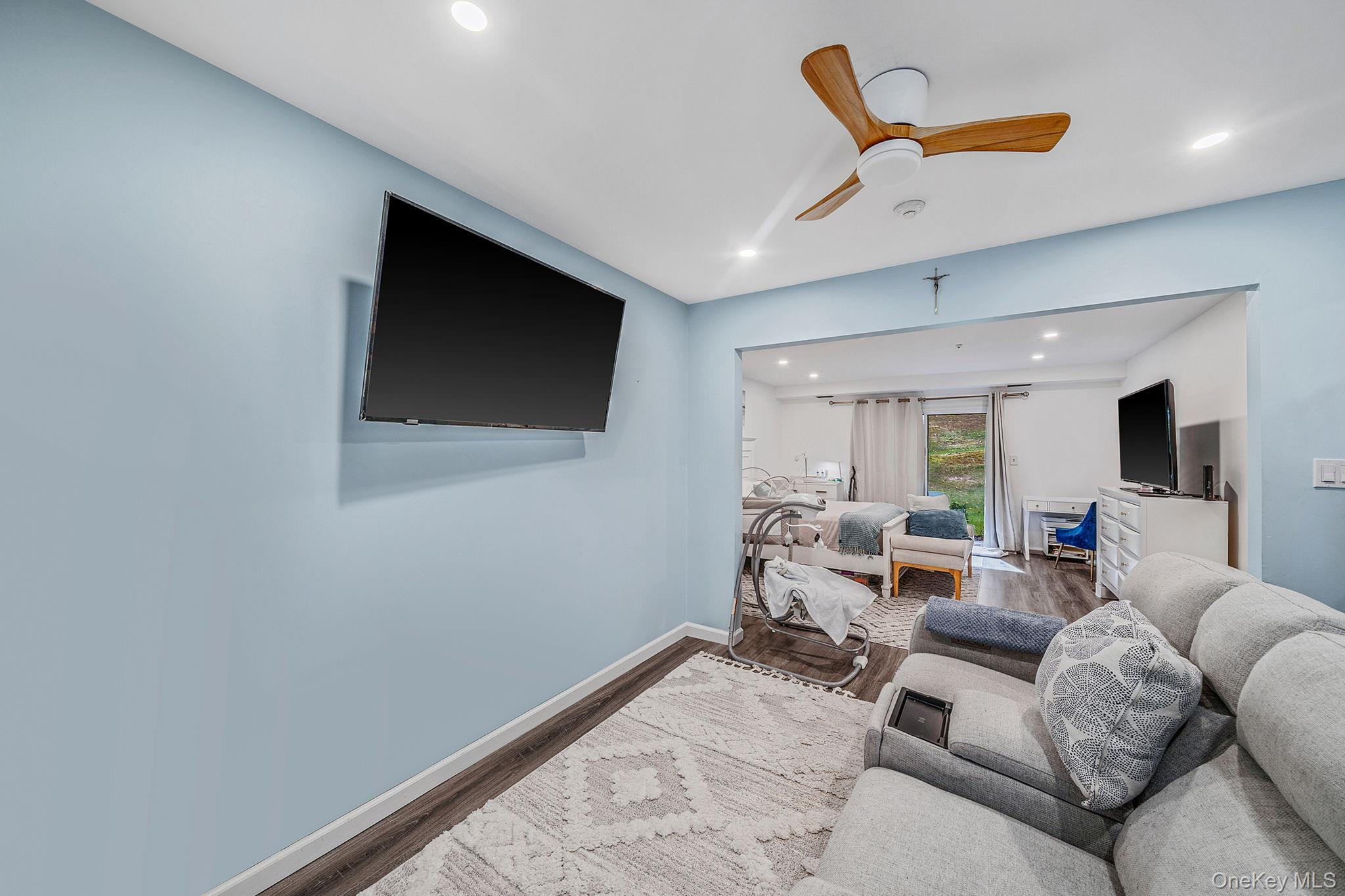 11 Poplar Court # B20, Selden, NY 11784