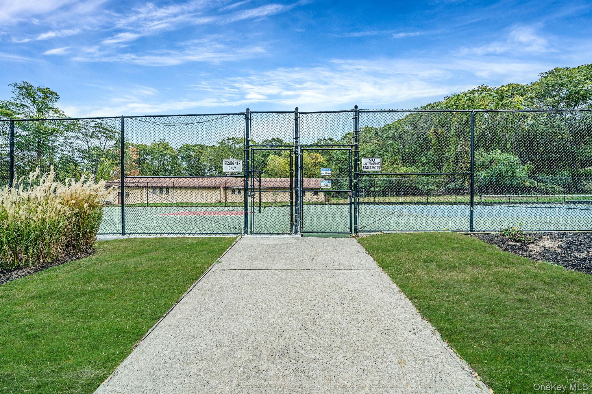 11 Poplar Court # B20, Selden, NY 11784