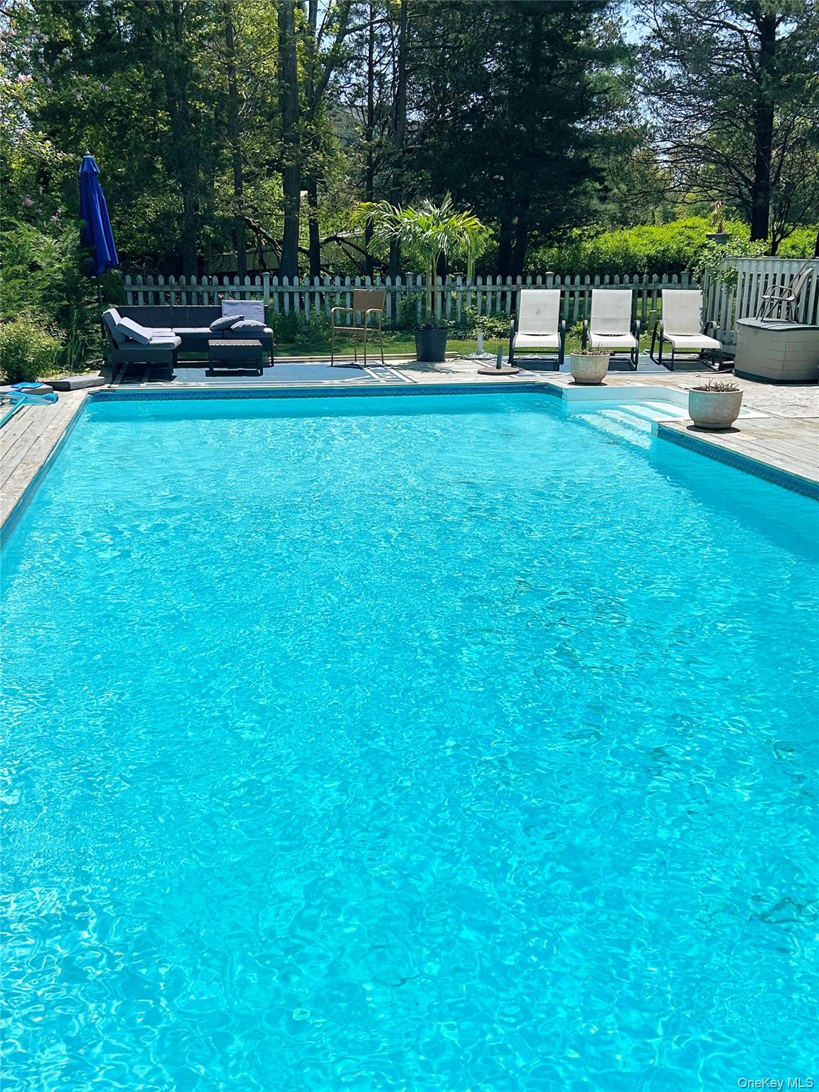 48 Nidzyn Avenue, Remsenburg, NY 11960