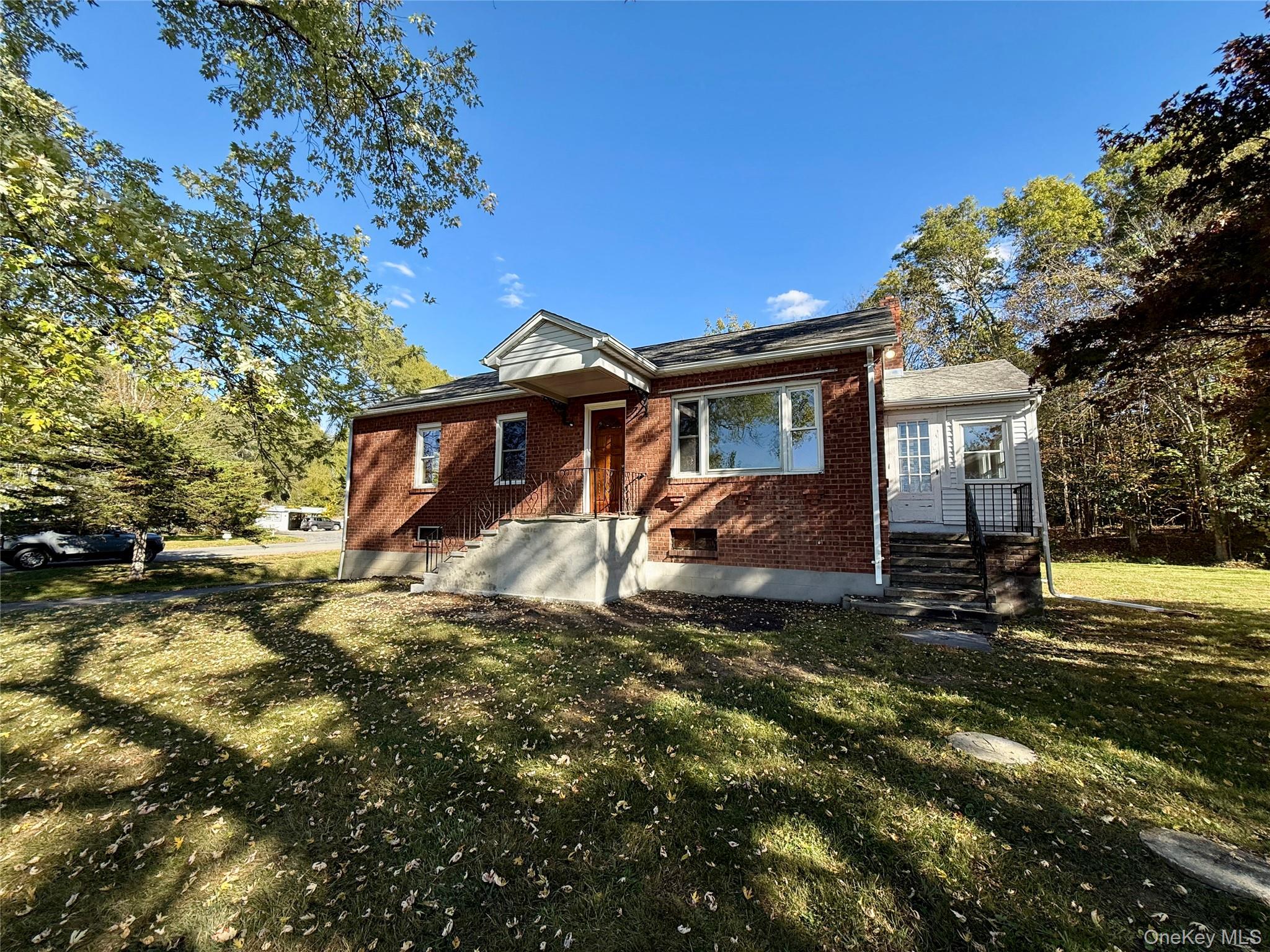 190 State Route 32 N, New Paltz, NY 12561