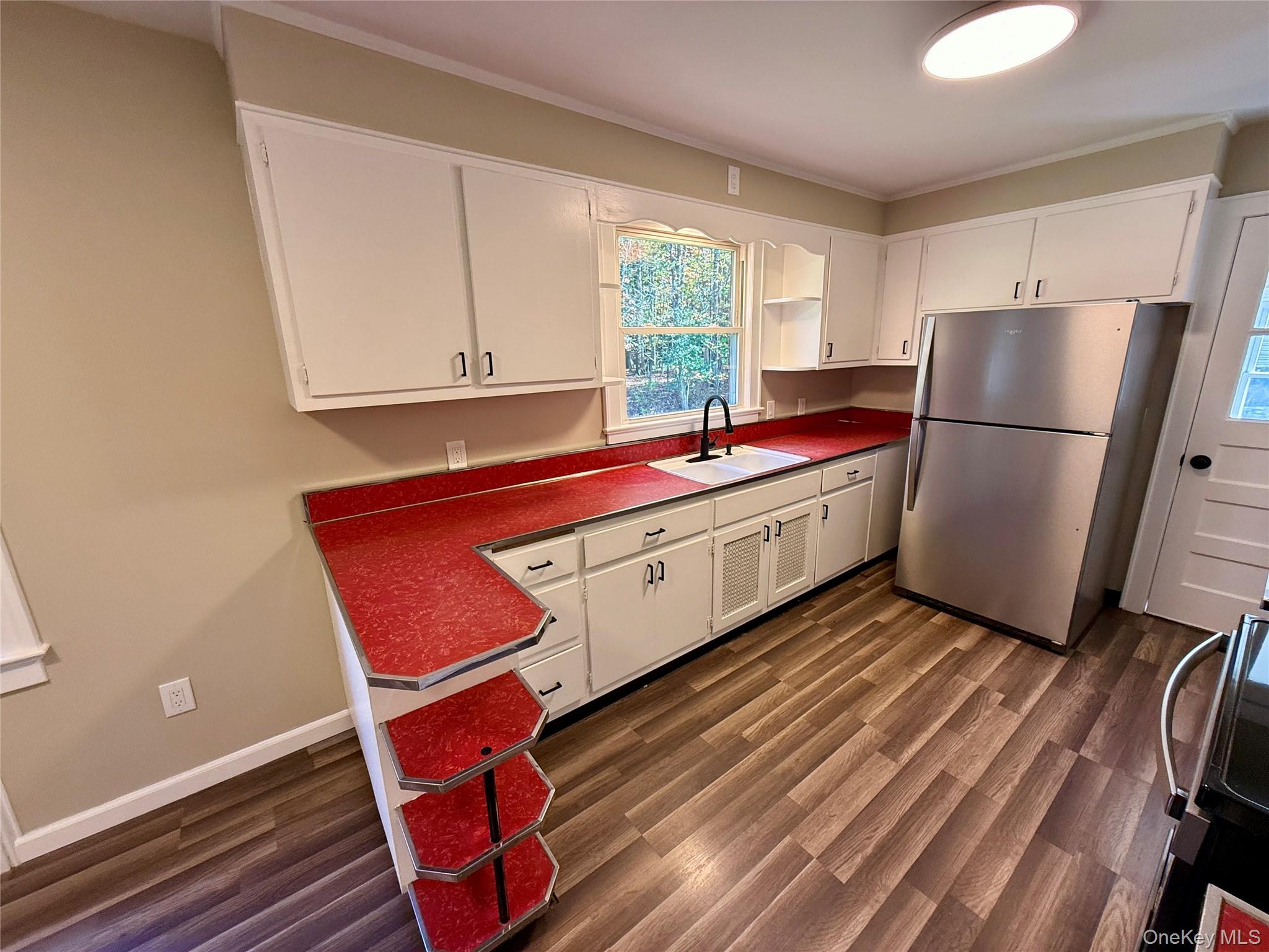 190 State Route 32 N, New Paltz, NY 12561