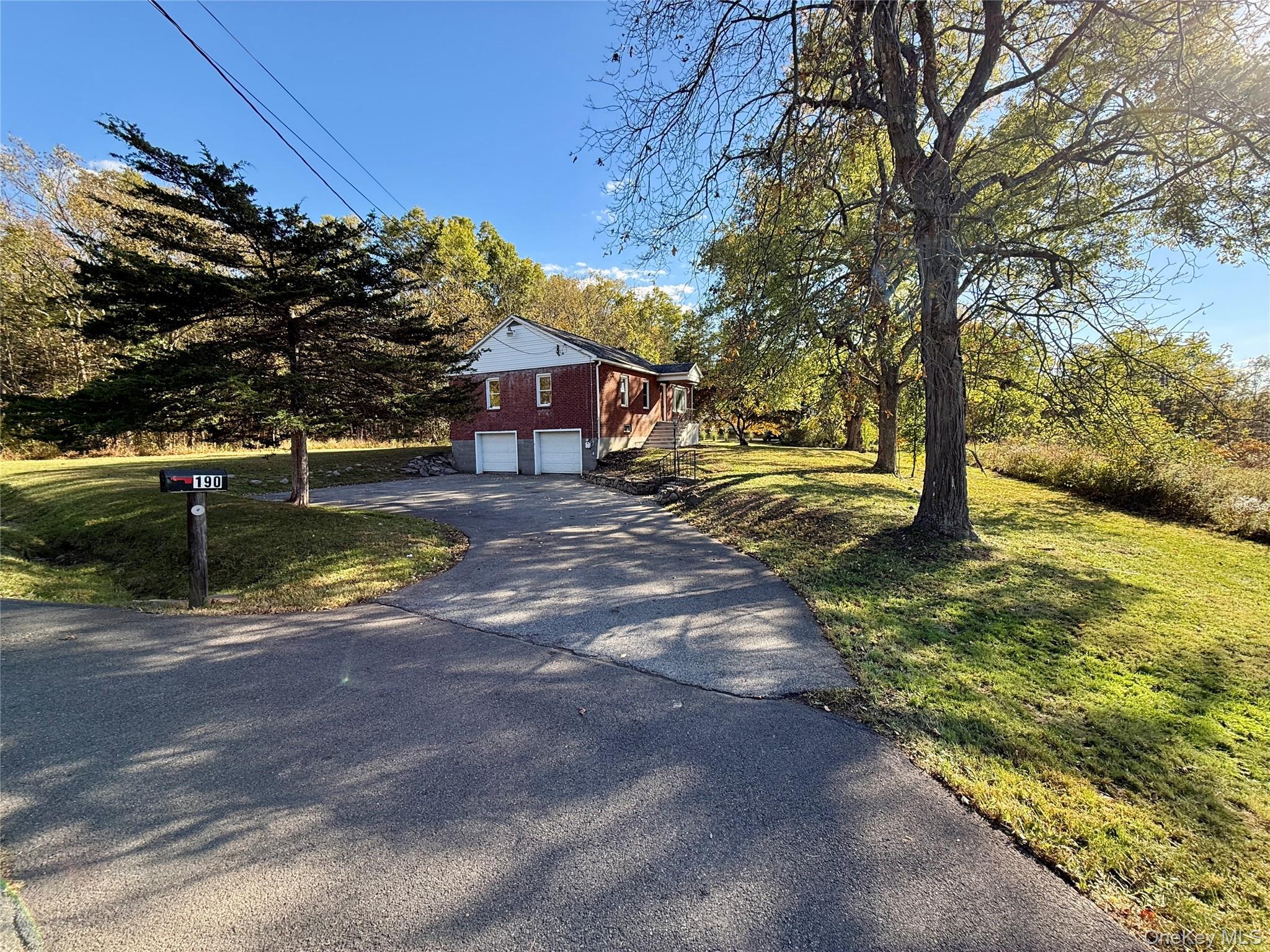 190 State Route 32 N, New Paltz, NY 12561