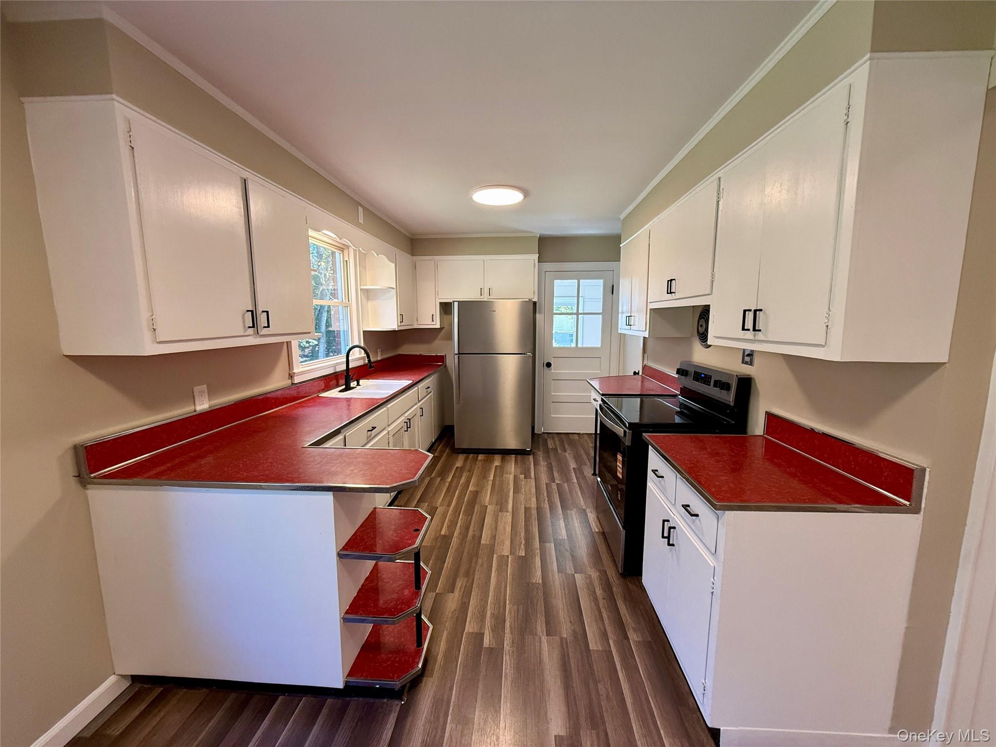 190 State Route 32 N, New Paltz, NY 12561