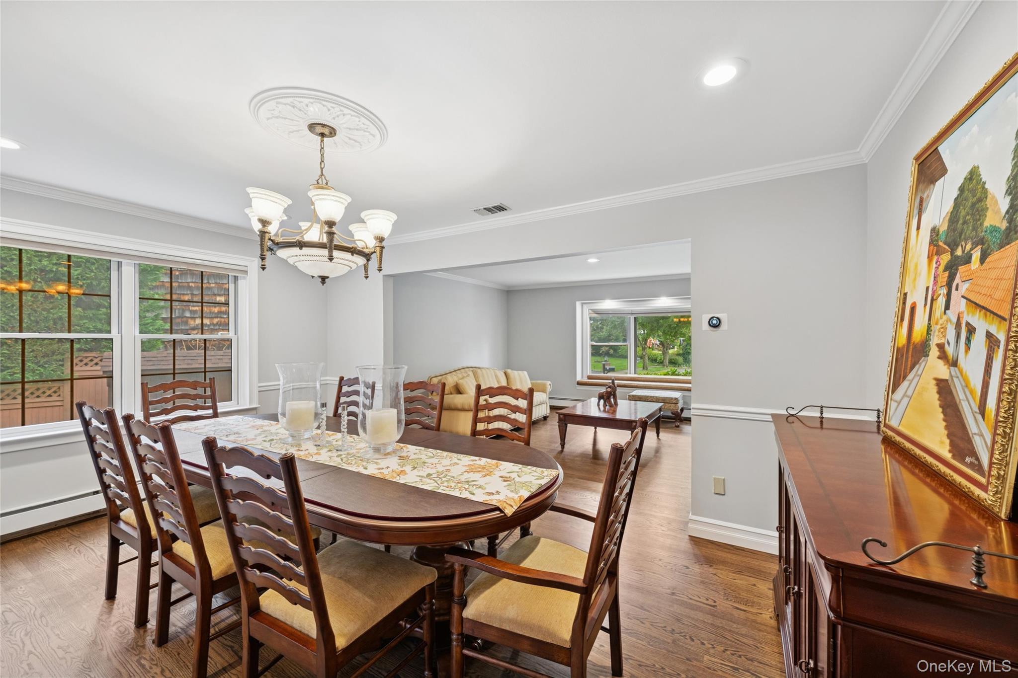 18 Knoll Lane, Glen Head, NY 11545