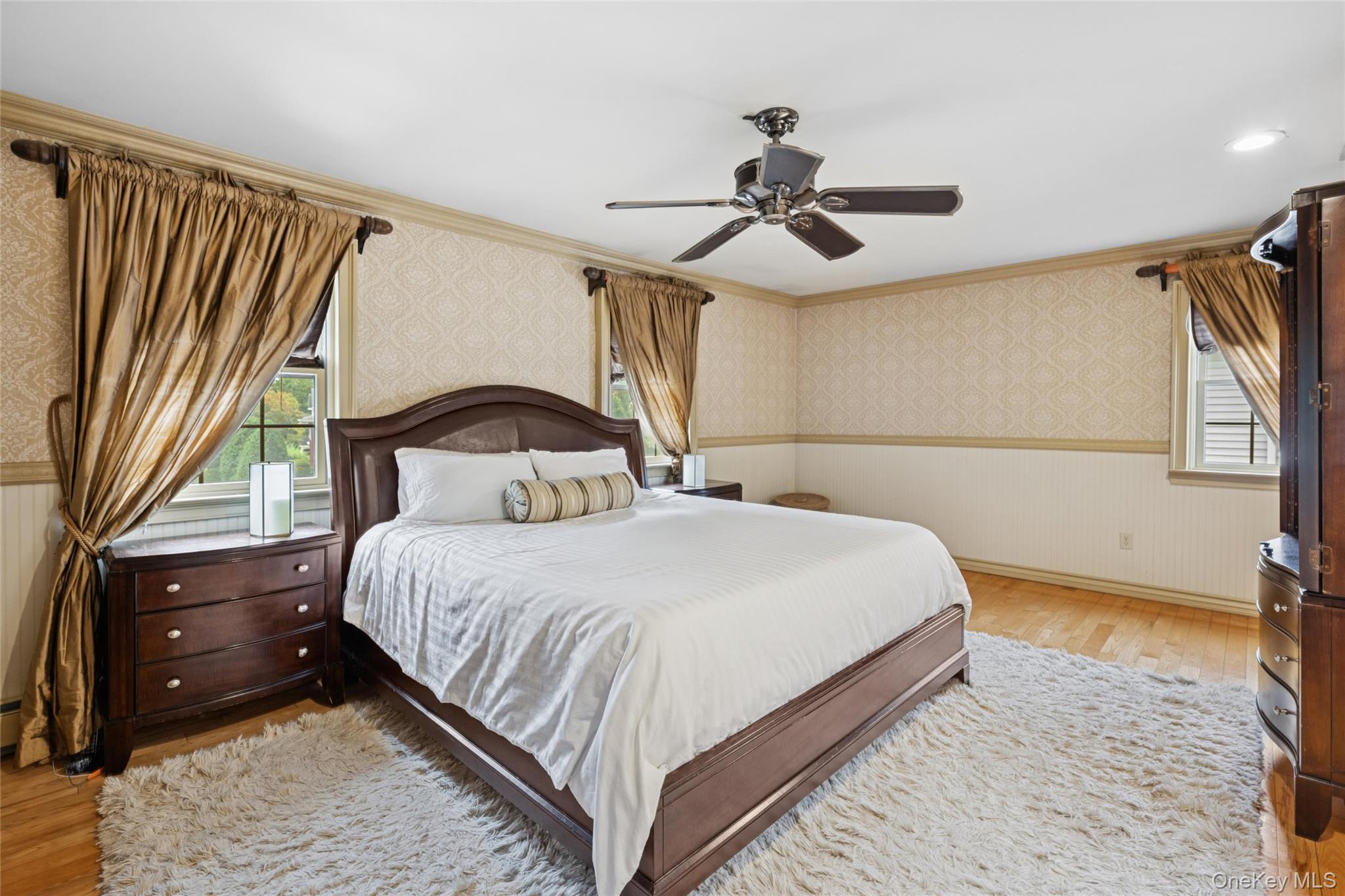 18 Knoll Lane, Glen Head, NY 11545