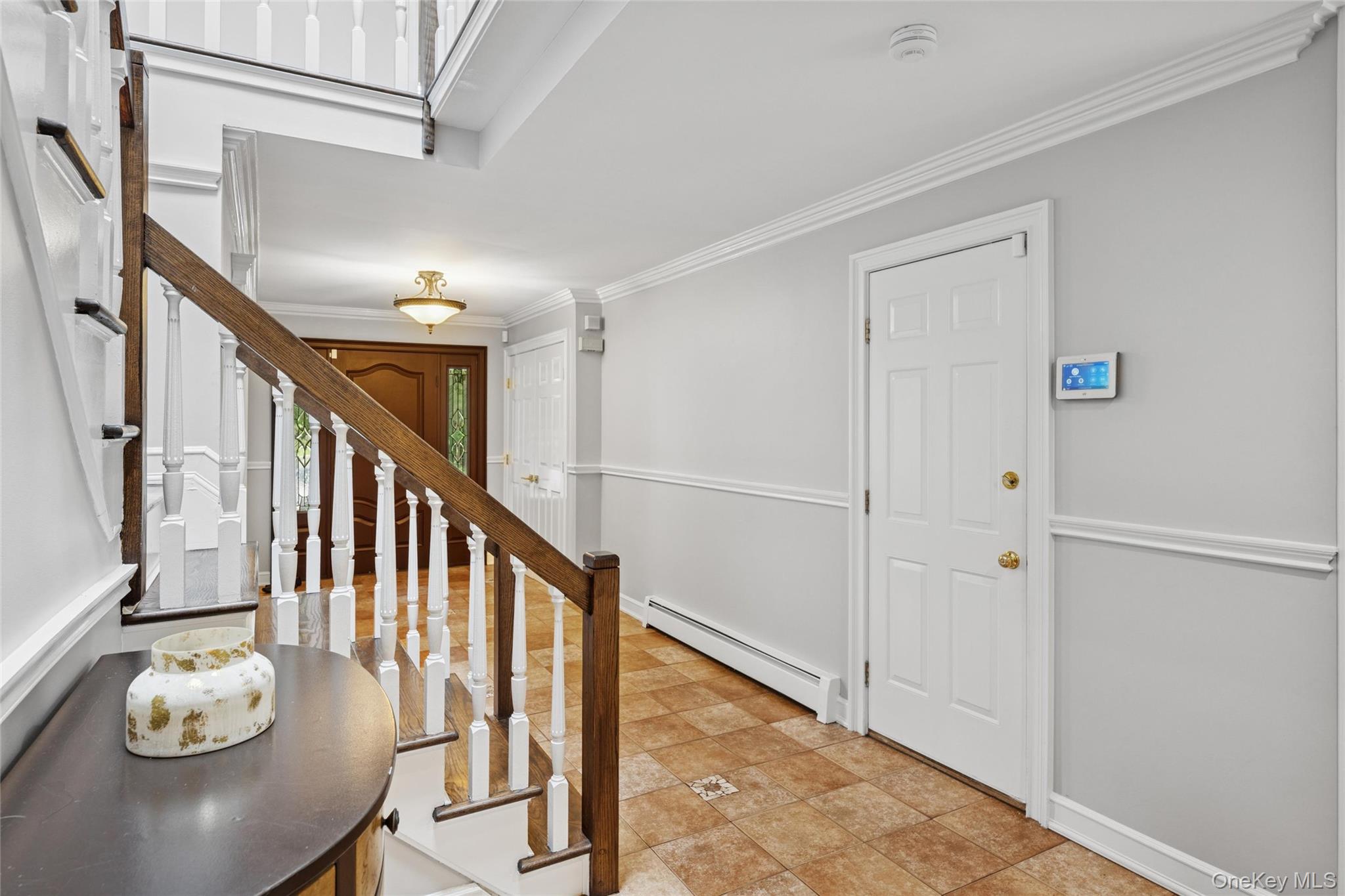 18 Knoll Lane, Glen Head, NY 11545