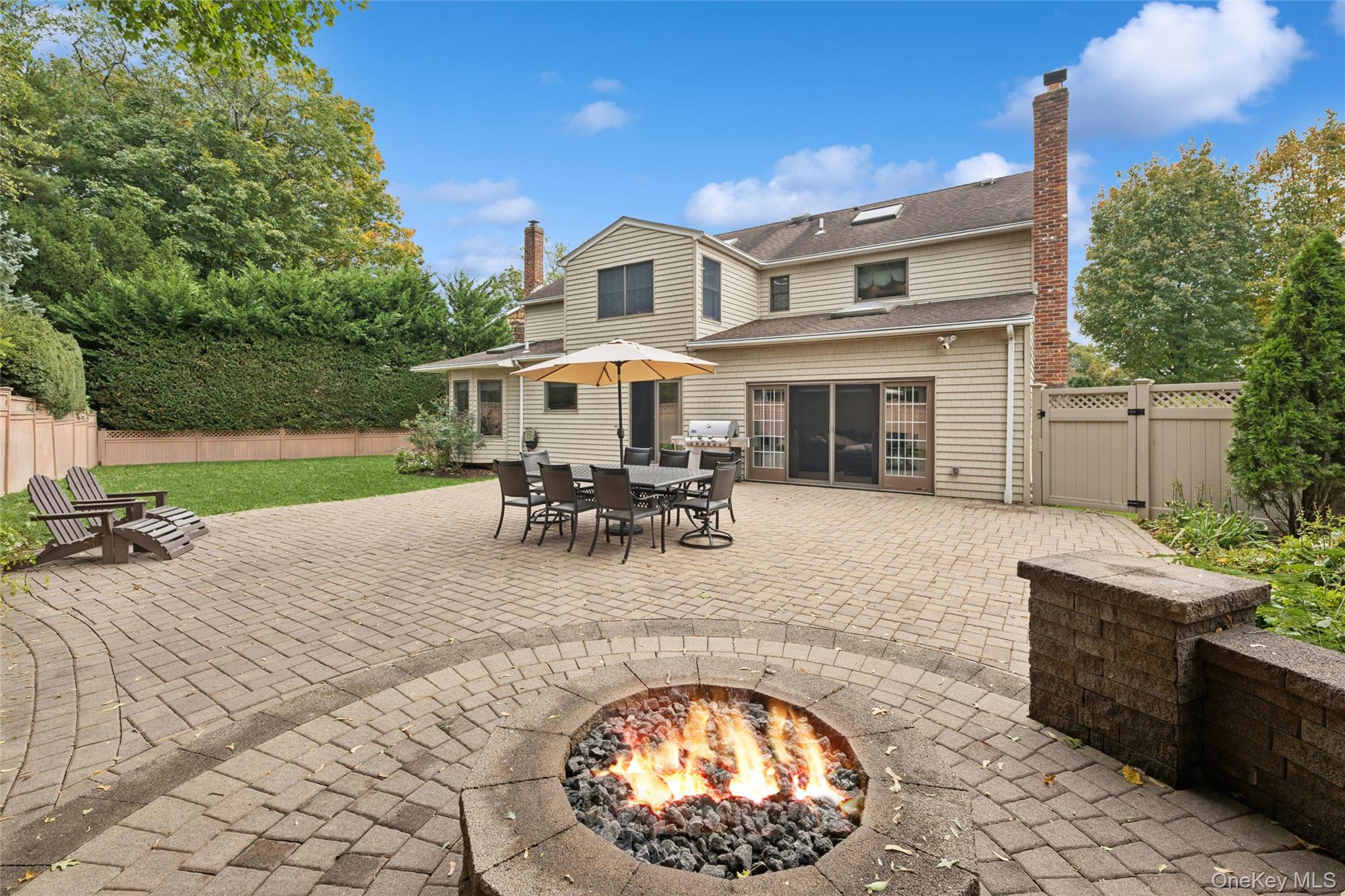 18 Knoll Lane, Glen Head, NY 11545