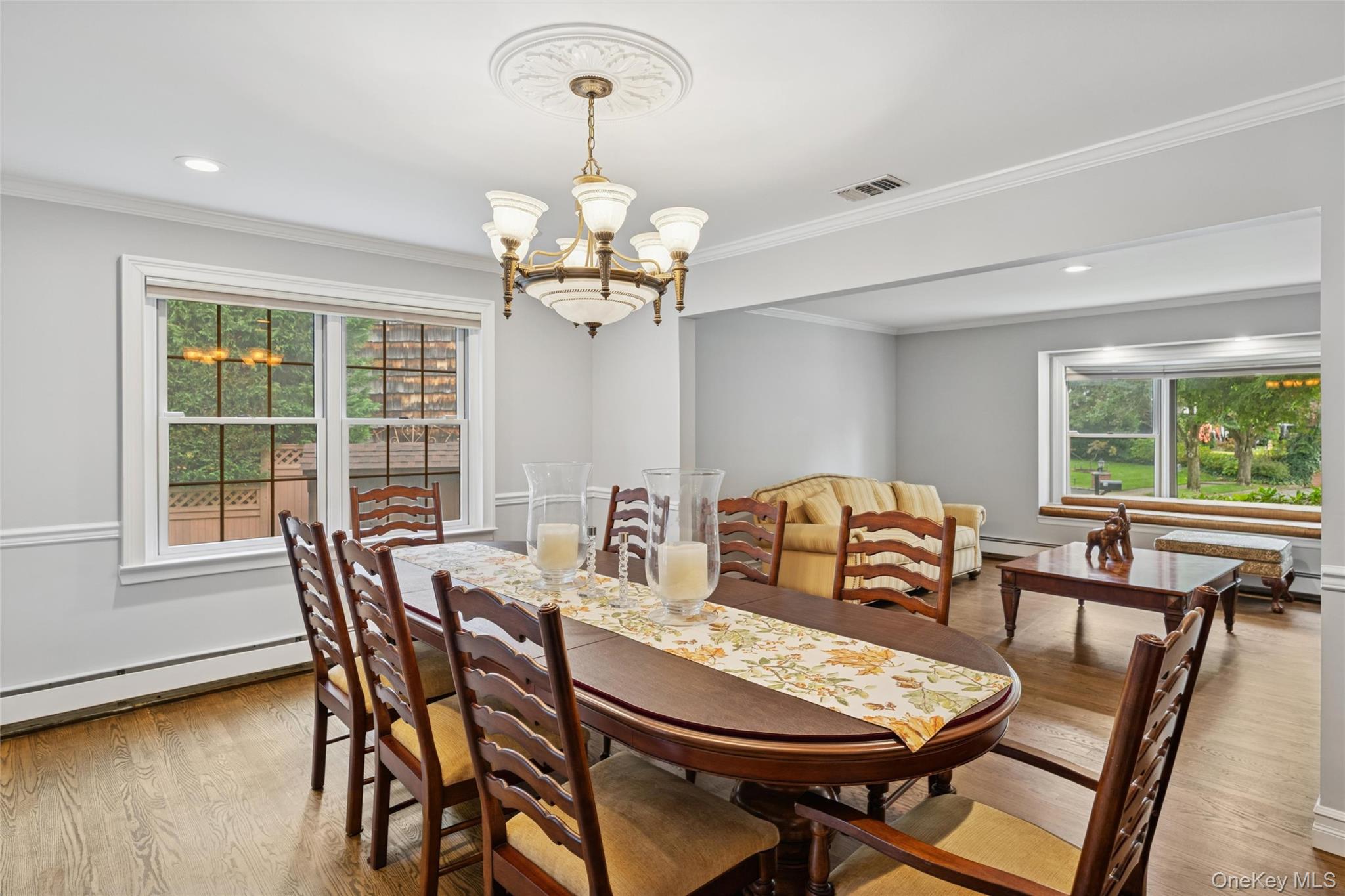 18 Knoll Lane, Glen Head, NY 11545