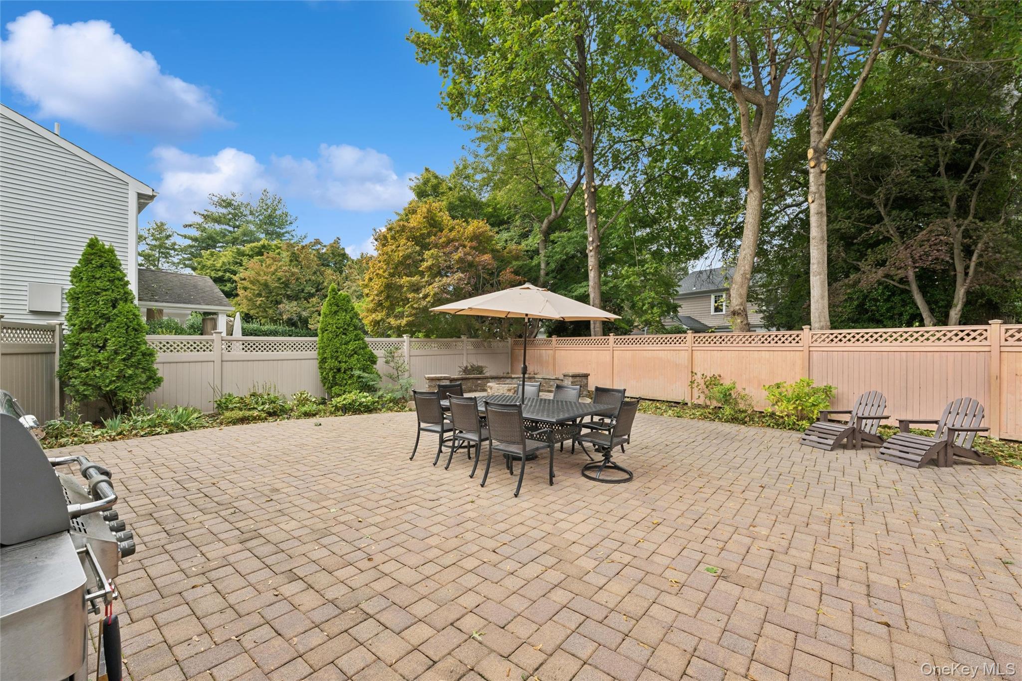 18 Knoll Lane, Glen Head, NY 11545