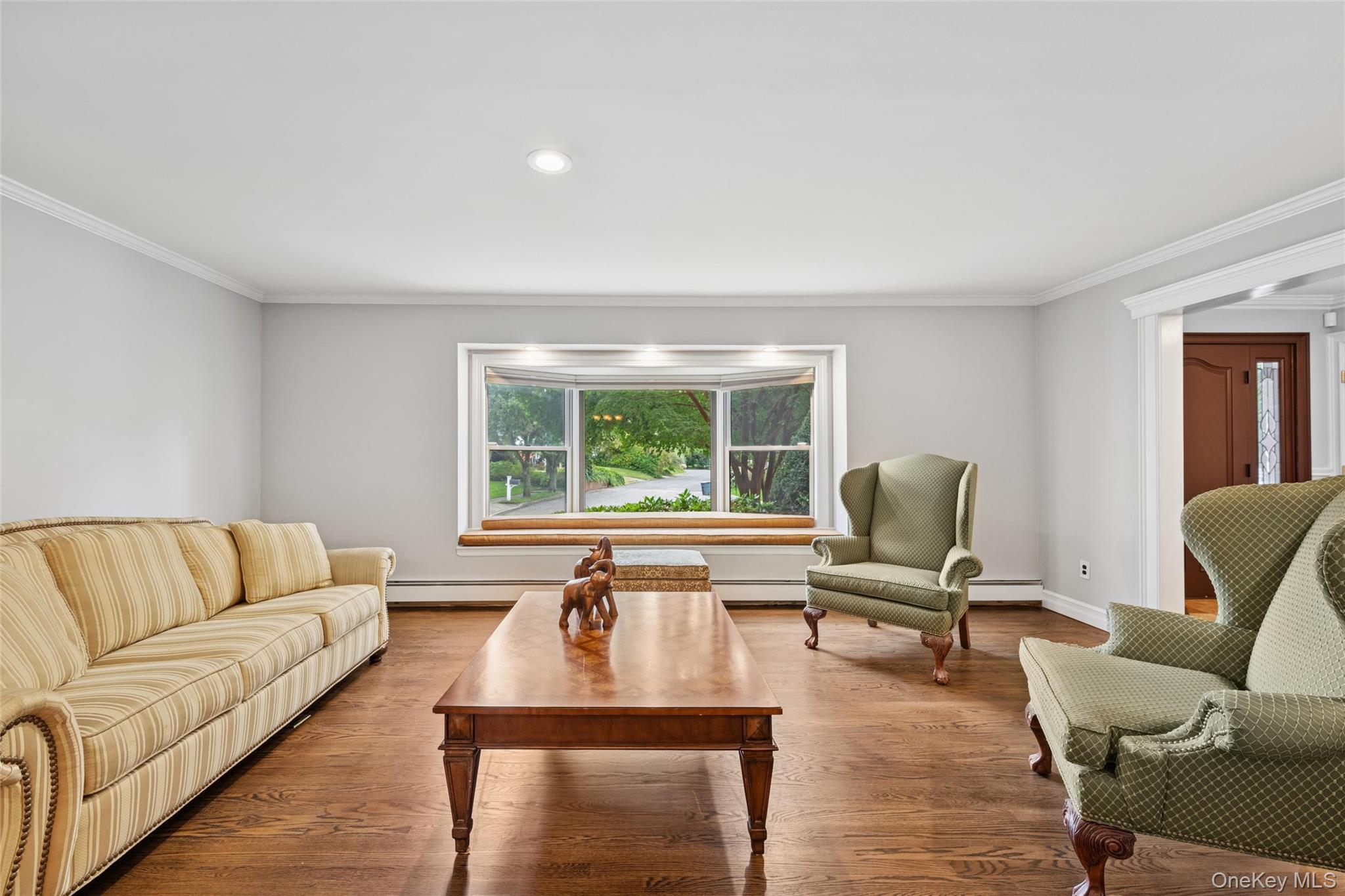 18 Knoll Lane, Glen Head, NY 11545