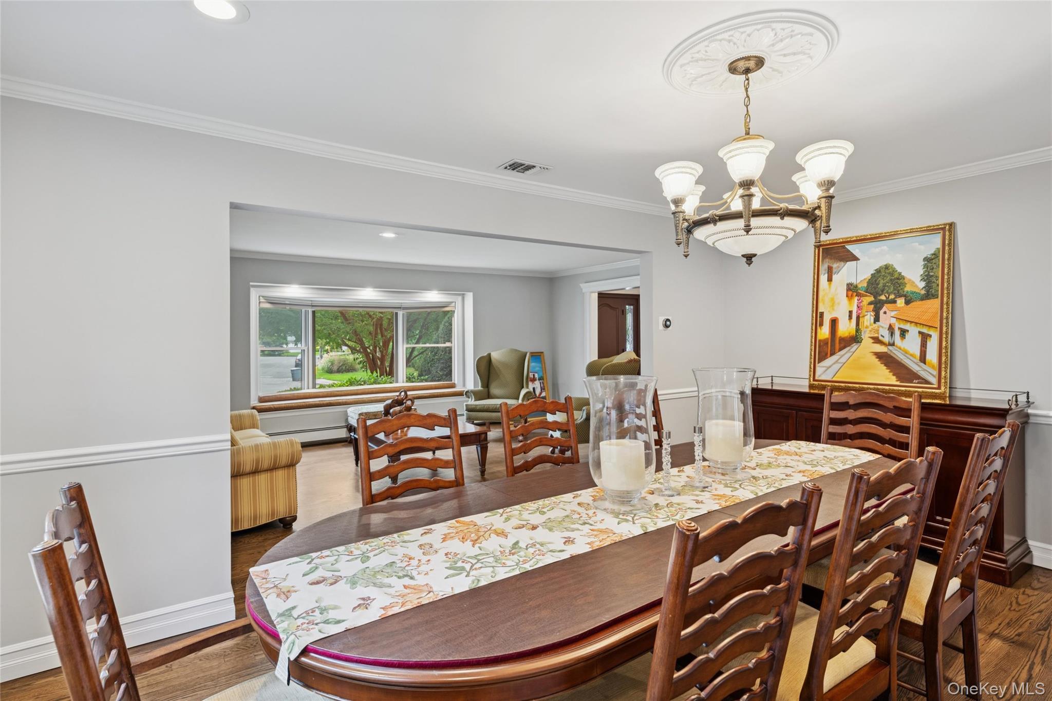 18 Knoll Lane, Glen Head, NY 11545