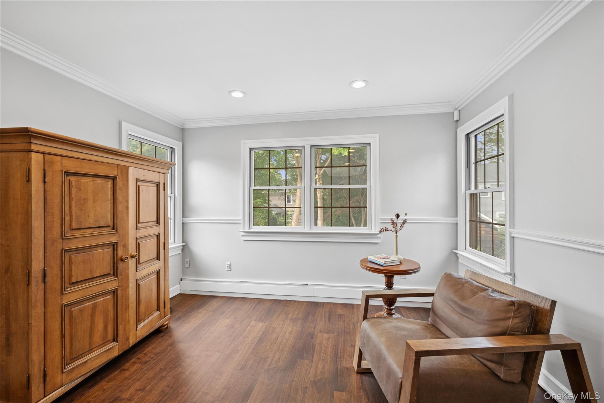 18 Knoll Lane, Glen Head, NY 11545