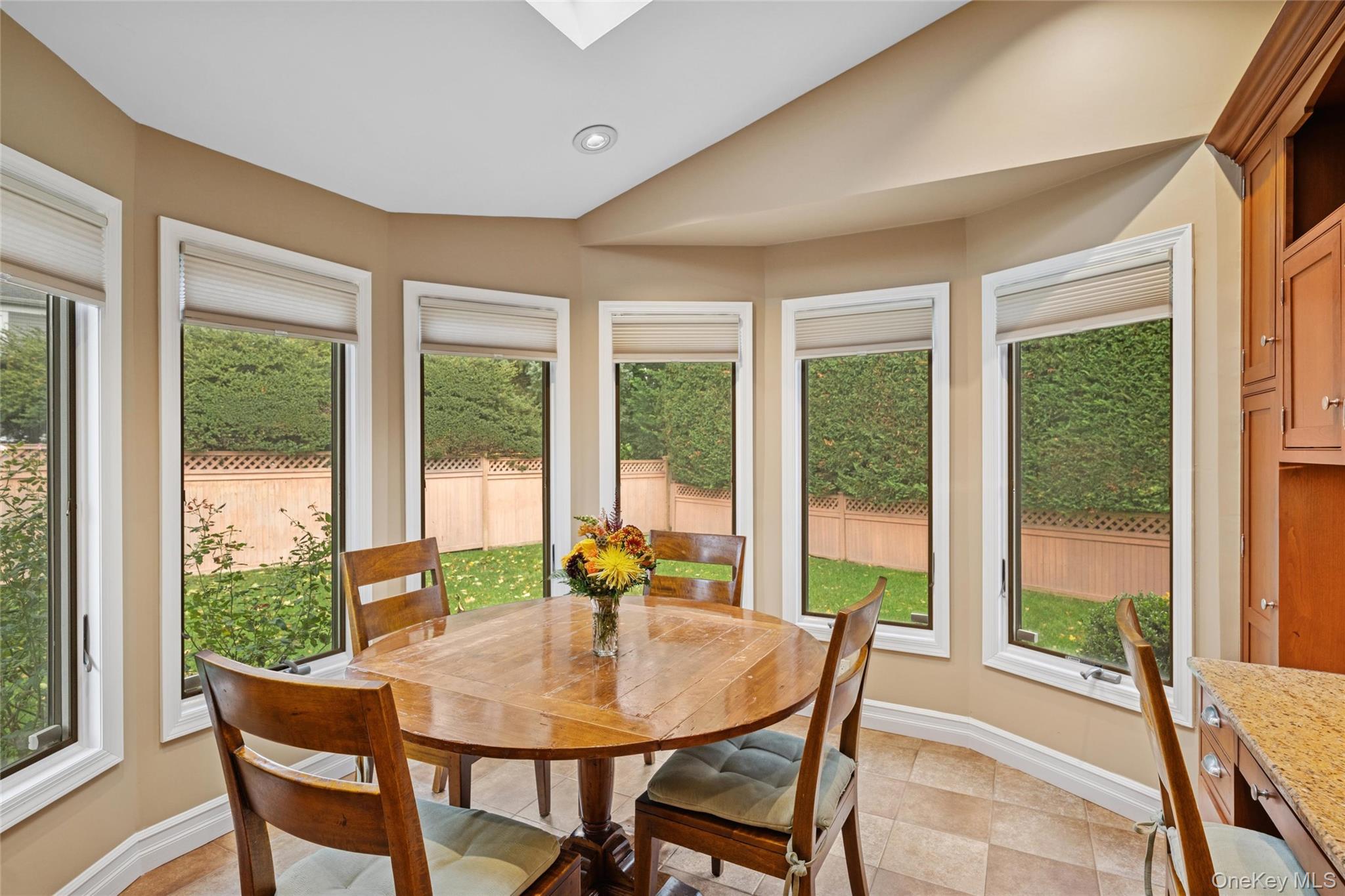 18 Knoll Lane, Glen Head, NY 11545