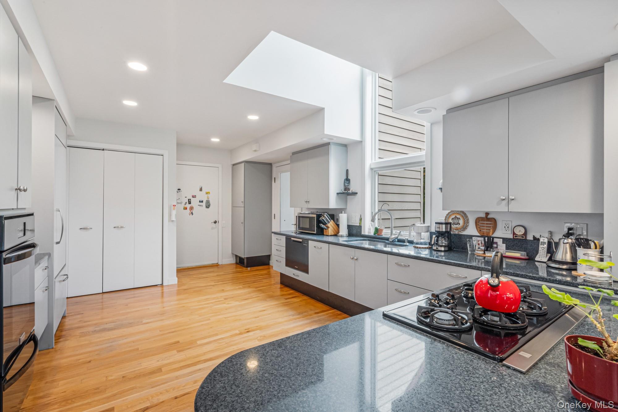 150 Montauk Highway, Westhampton, NY 11977