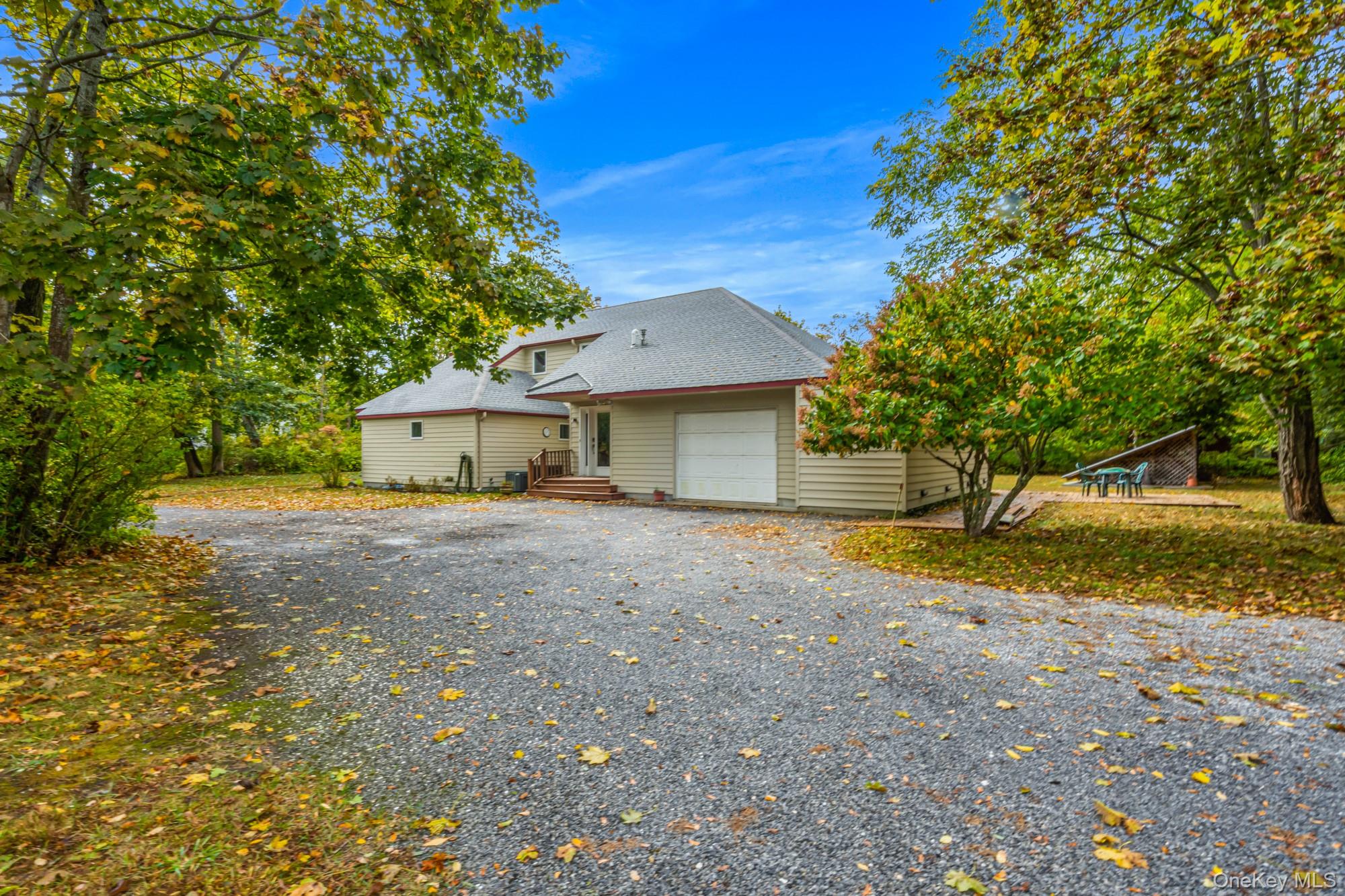 150 Montauk Highway, Westhampton, NY 11977