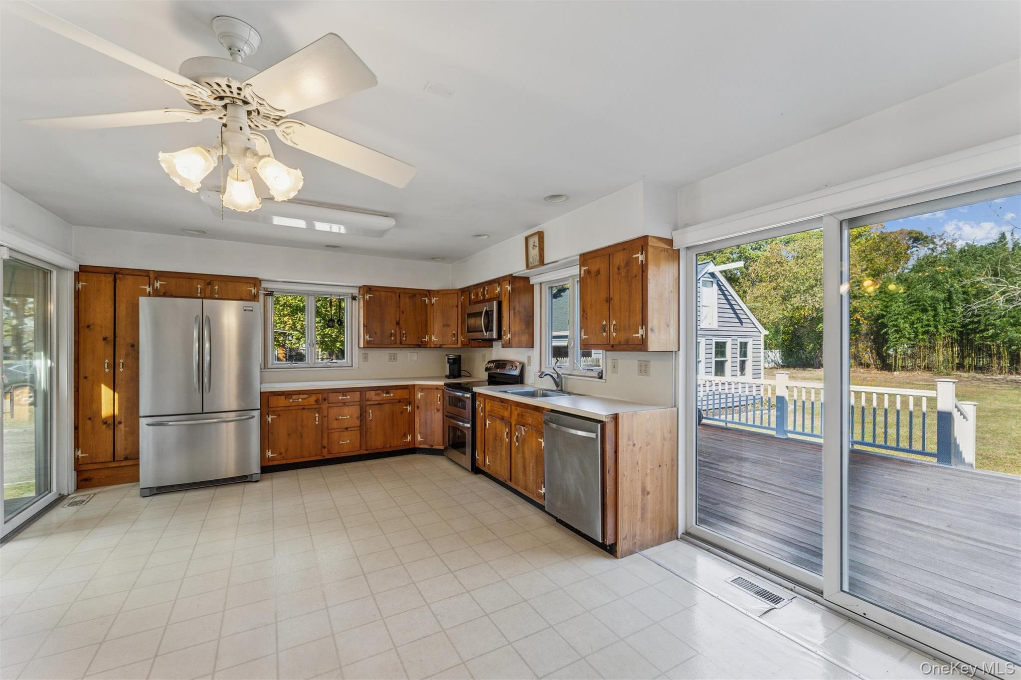 15 Cedar Street, Center Moriches, NY 11934