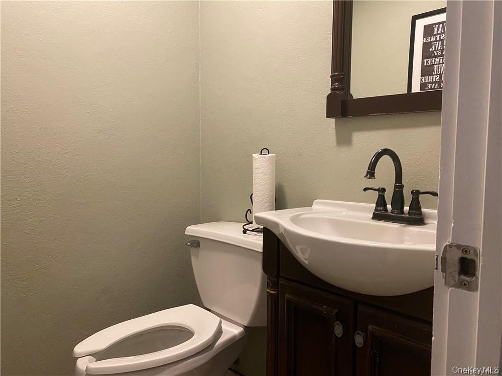 42 Windsor Highway, New Windsor, NY 12553