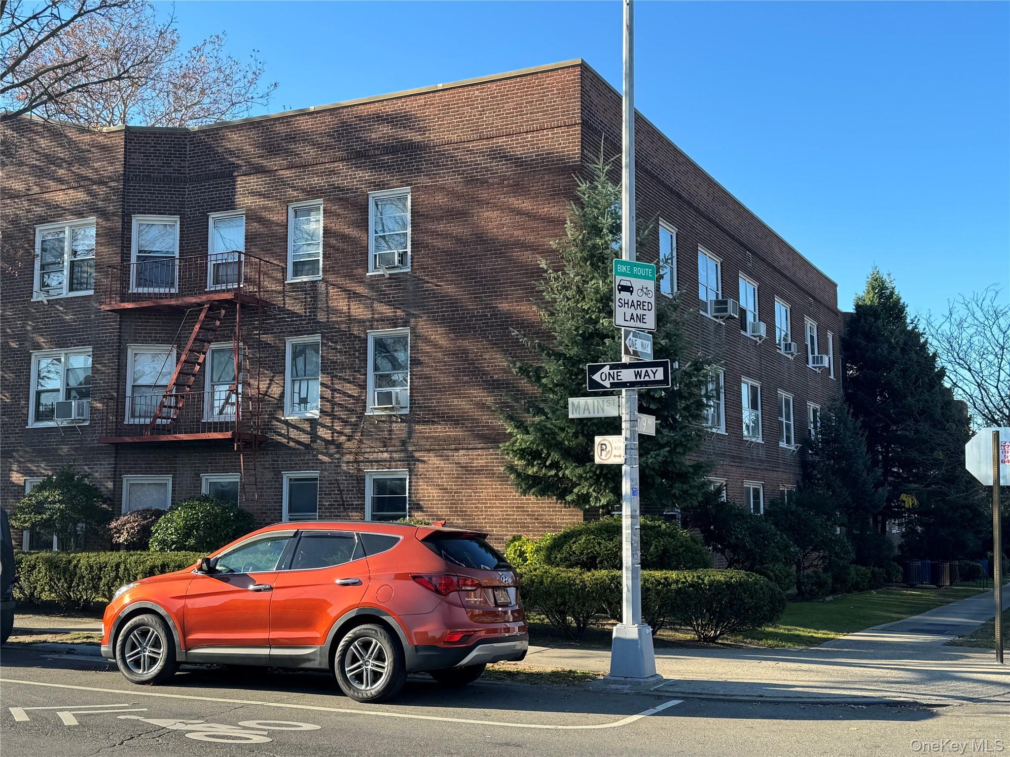 141-17 78 Rd # 1O, Kew Garden Hills, NY 11367