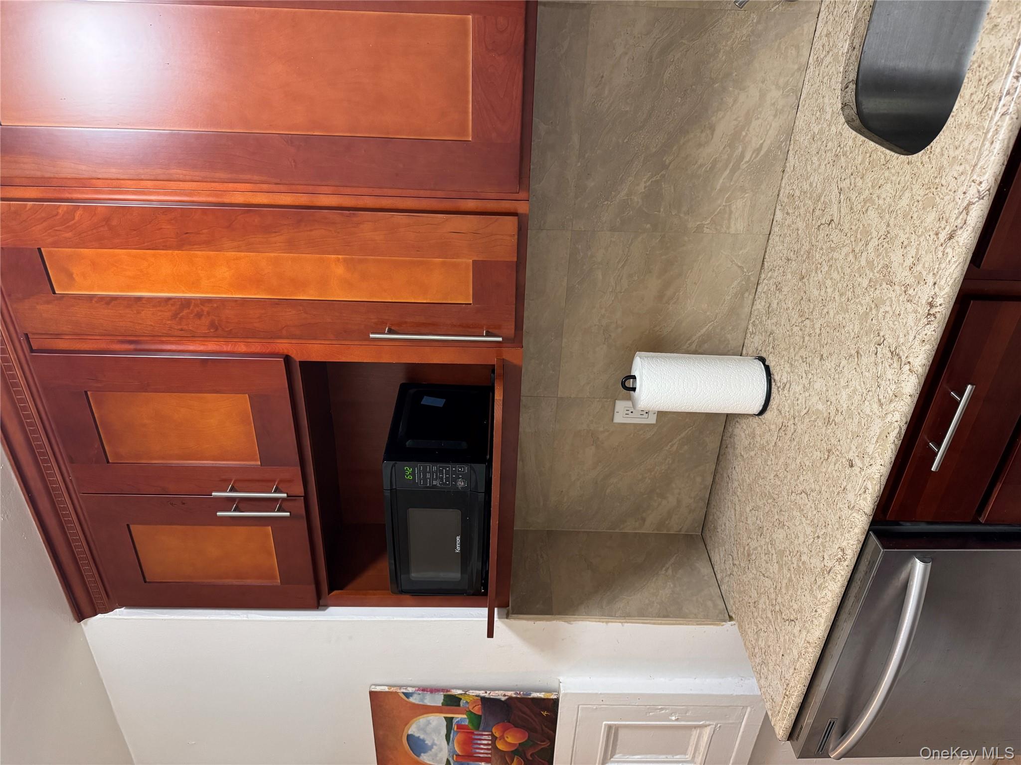 141-17 78 Rd # 1O, Kew Garden Hills, NY 11367