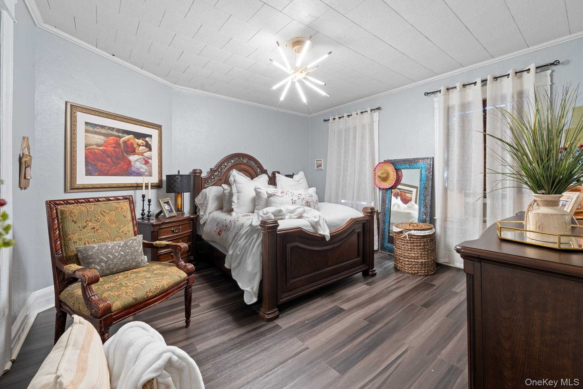 10439 90th Avenue, Richmond Hill, NY 11418