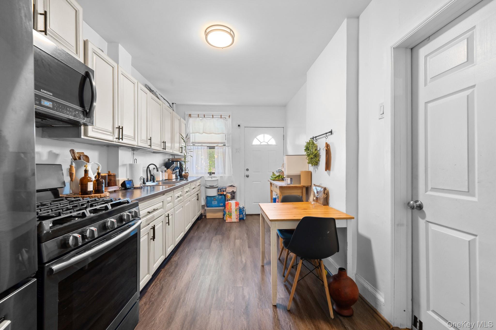 10439 90th Avenue, Richmond Hill, NY 11418