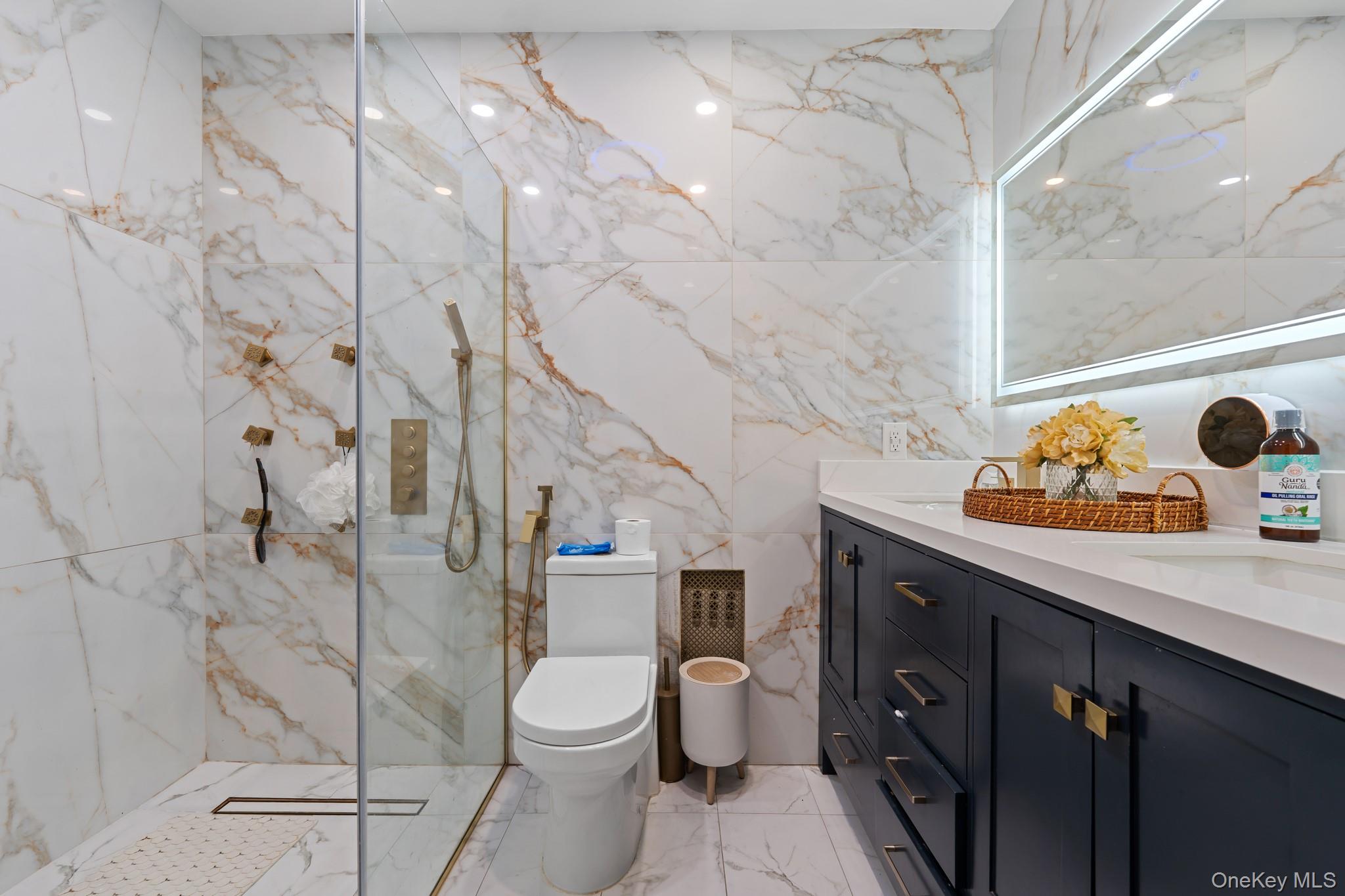 10439 90th Avenue, Richmond Hill, NY 11418