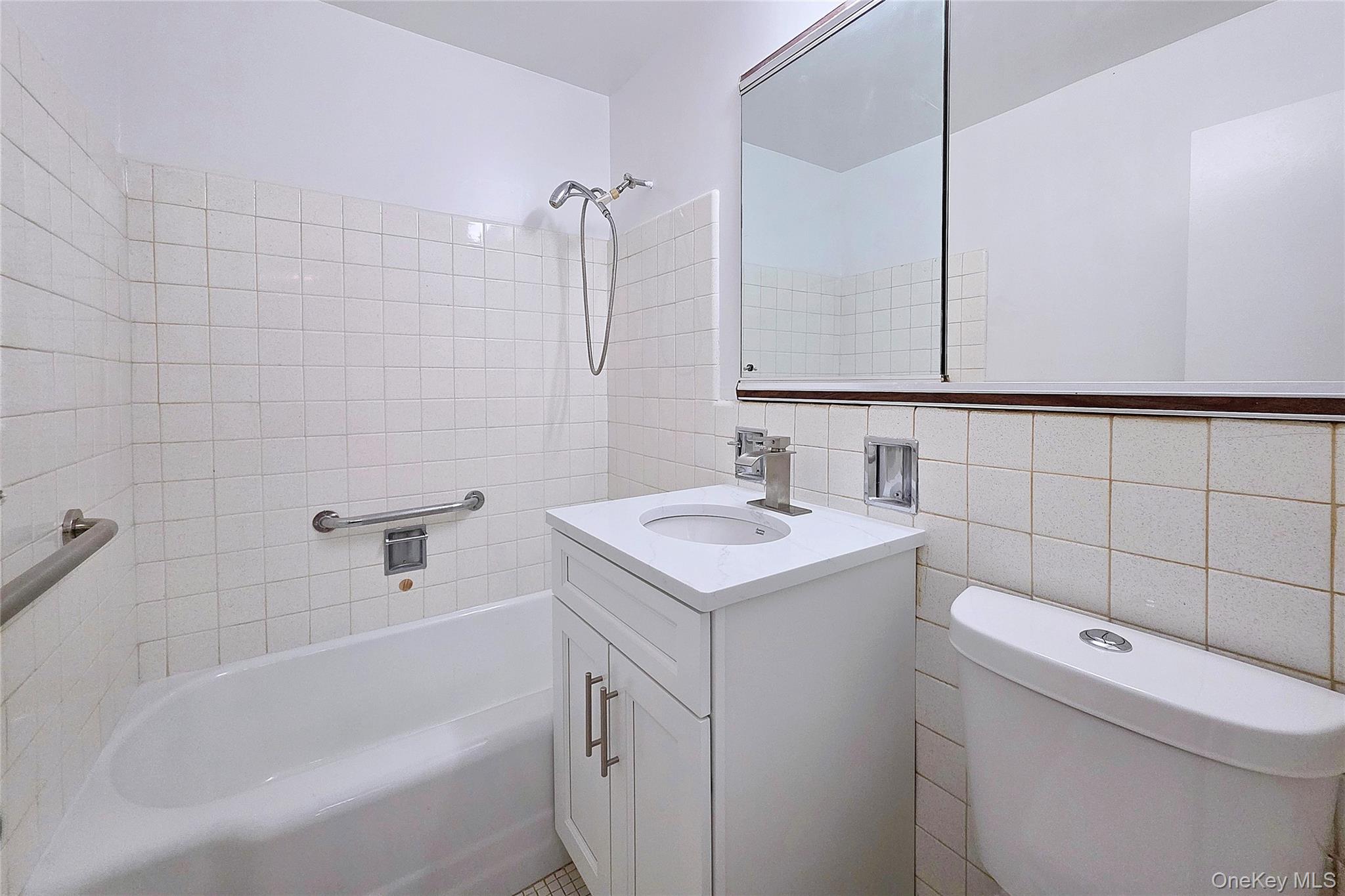 212-30 23rd Ave # 1H, Bayside, NY 11360