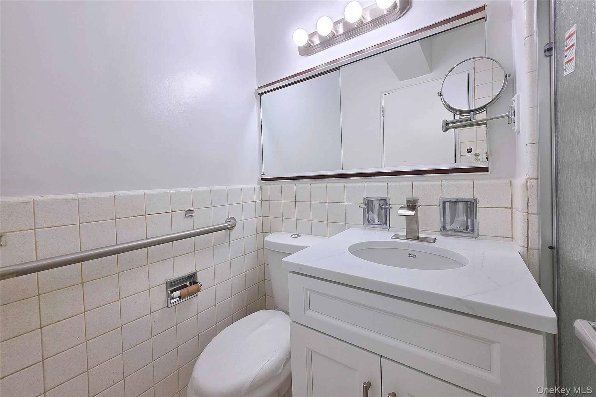 212-30 23rd Ave # 1H, Bayside, NY 11360