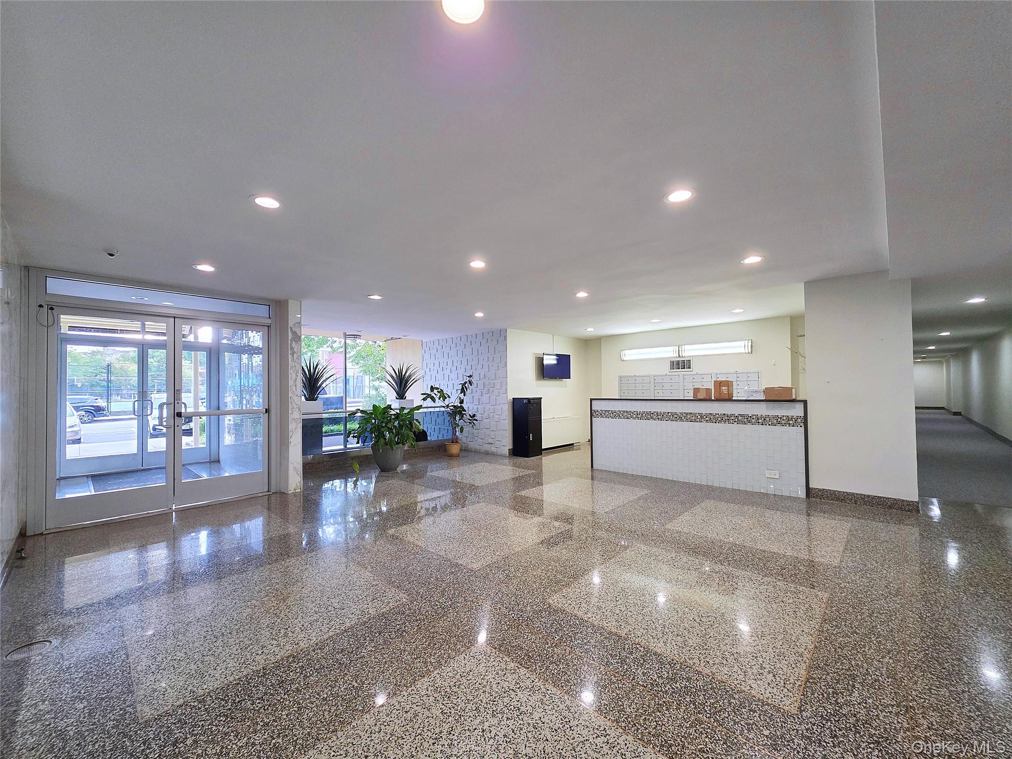 212-30 23rd Ave # 1H, Bayside, NY 11360